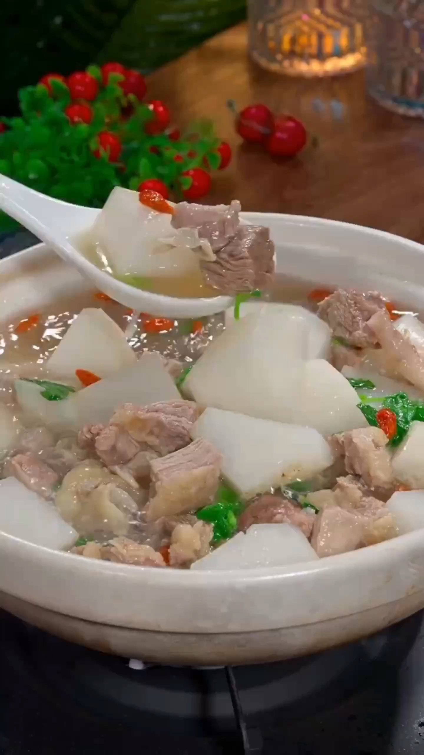 炖牛肉汤切记不要乱放大料,教你正确做法,汤鲜肉嫩,入口即化