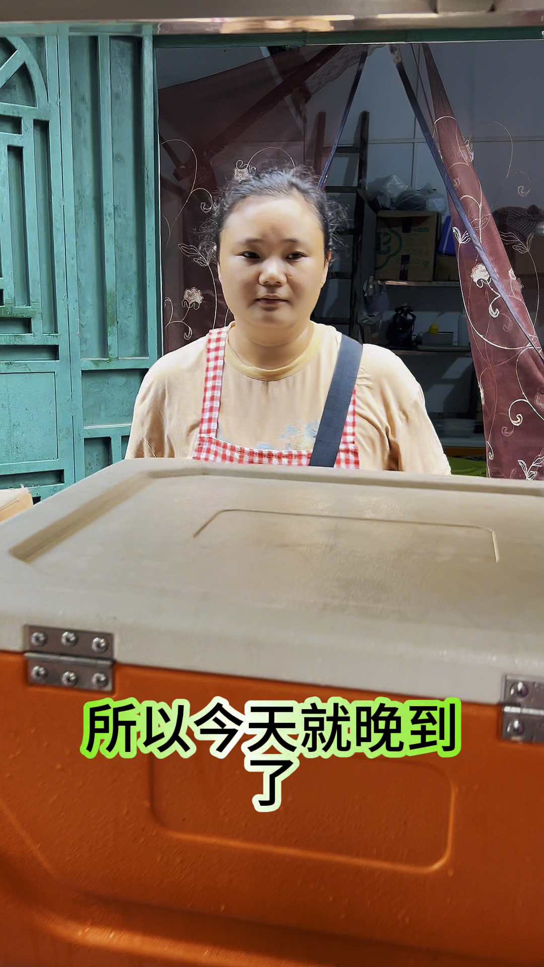 80后中年阿姨摆摊卖麻辣烫的一天