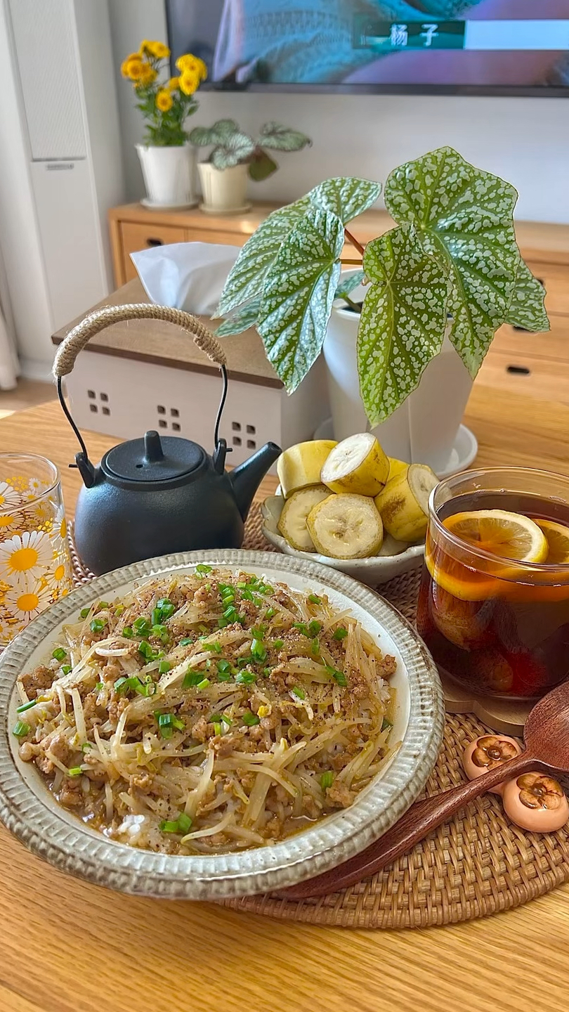 豆芽肉末盖饭:6元|山楂红糖柠檬水:4元