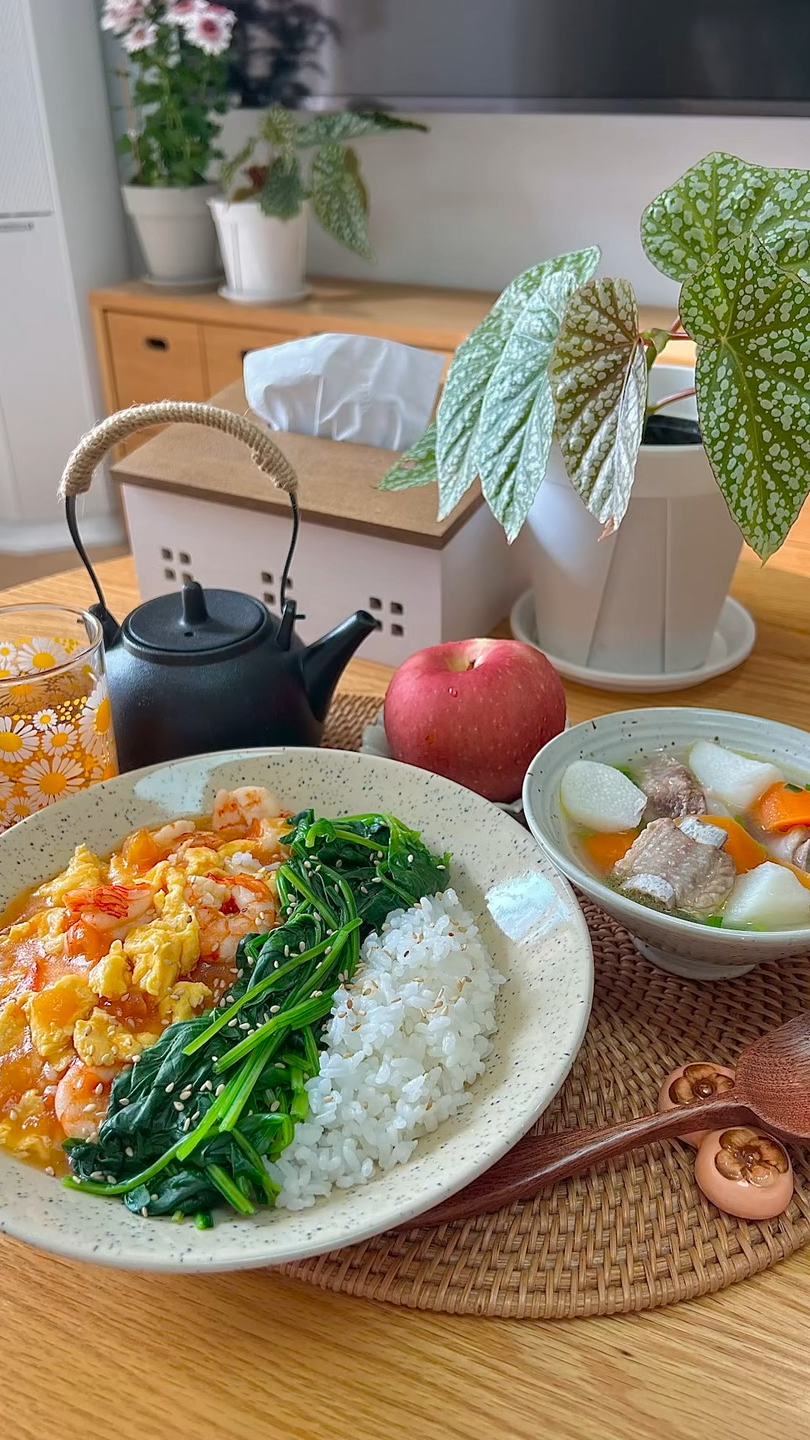 虾仁菠菜饭:15元|胡萝卜山药排骨汤:16元