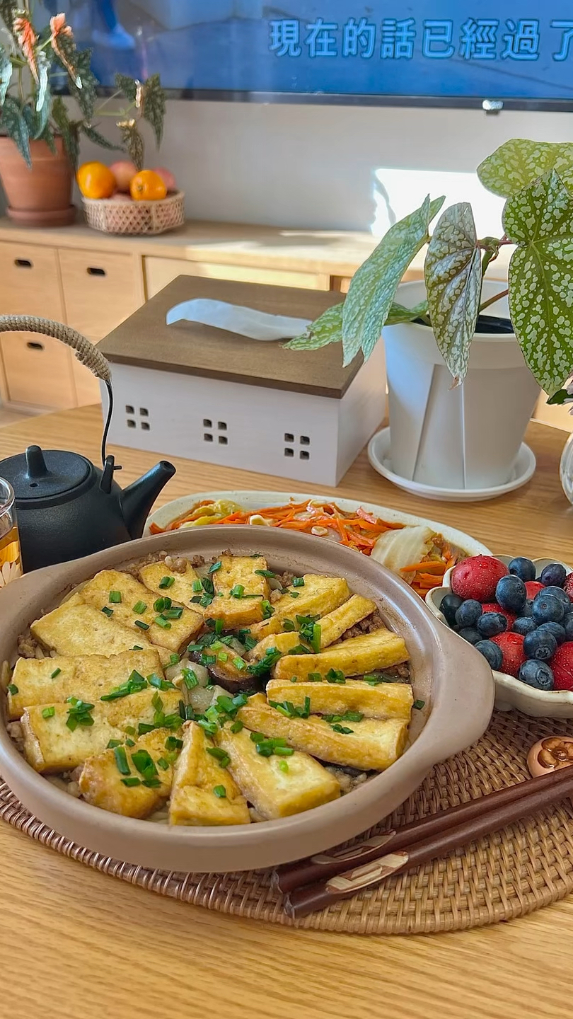 豆腐肉末河粉:9元|凉拌娃娃菜:3.5元