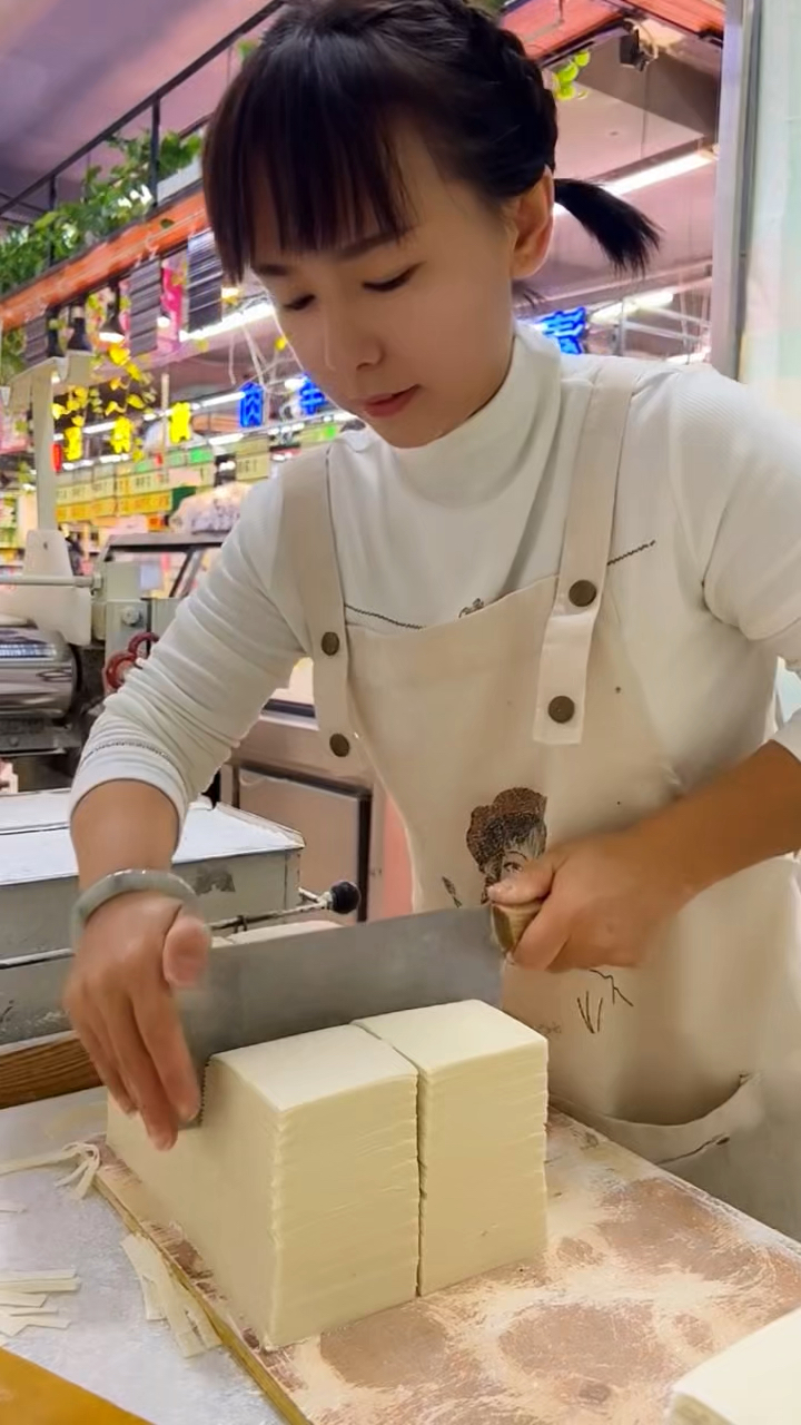 手工制作馄饨皮的做法