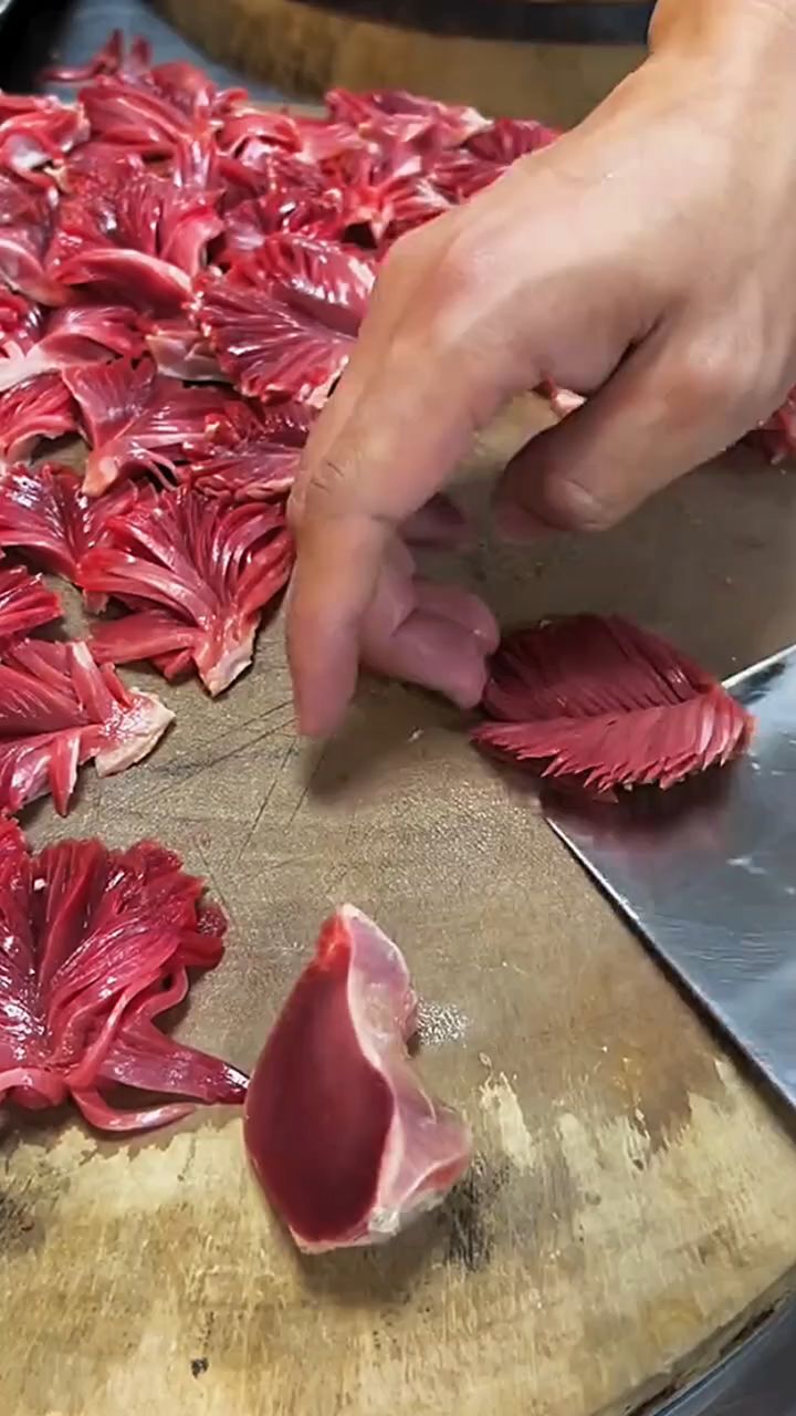 鸡胗改花刀,好看吧!