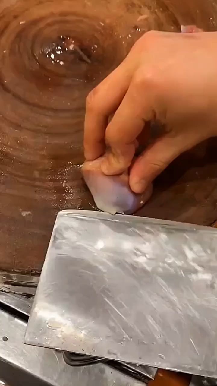 鸡胗改花刀的方法。