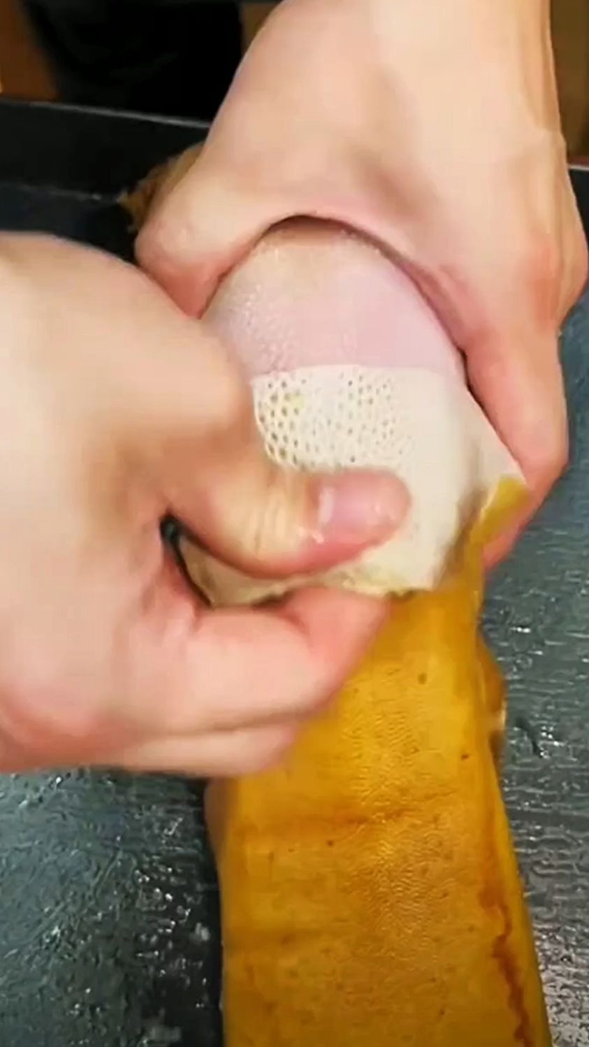 牛舌头去皮的做法。