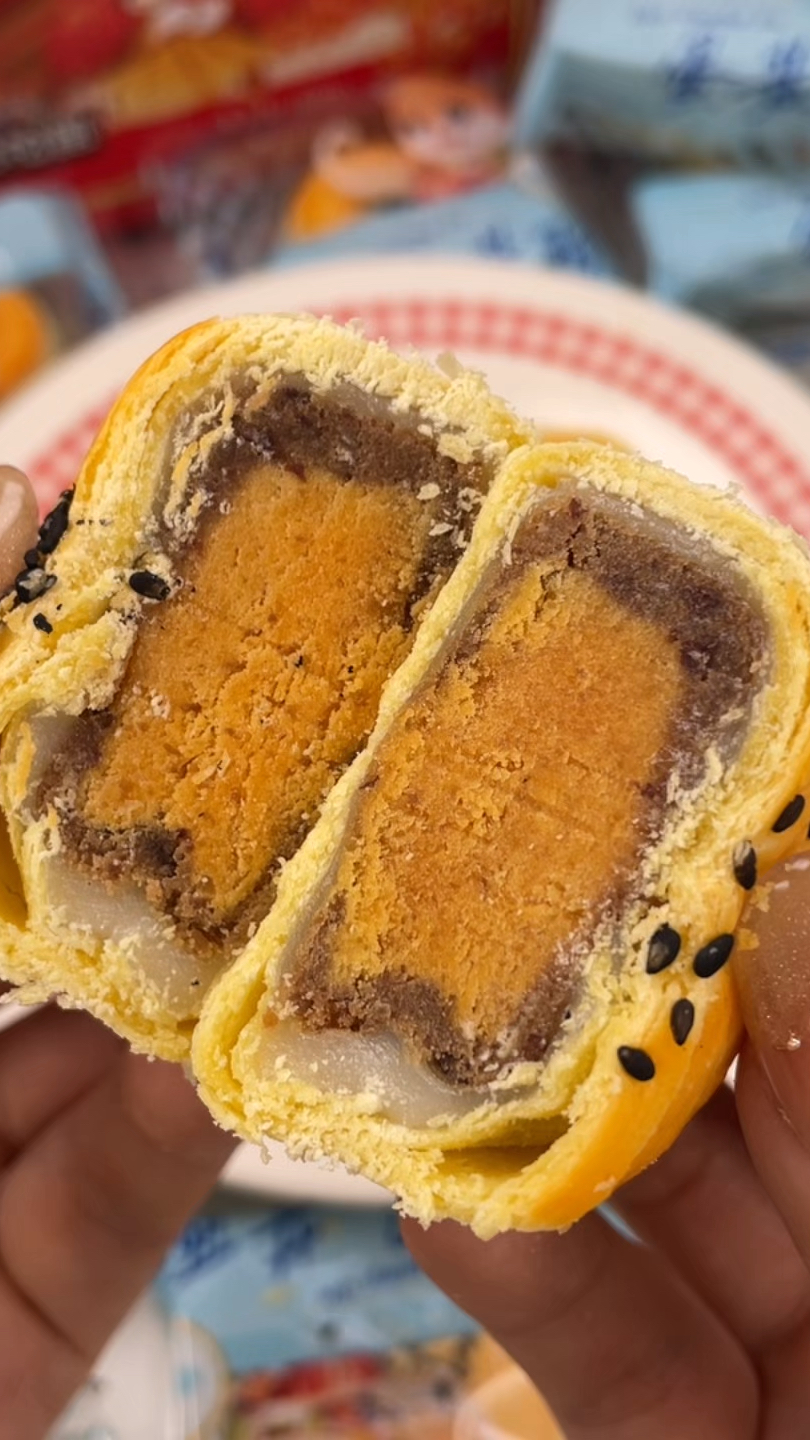 三只松鼠蛋黄酥礼盒太赞了吧!豆沙绵密软糯,香甜不会腻