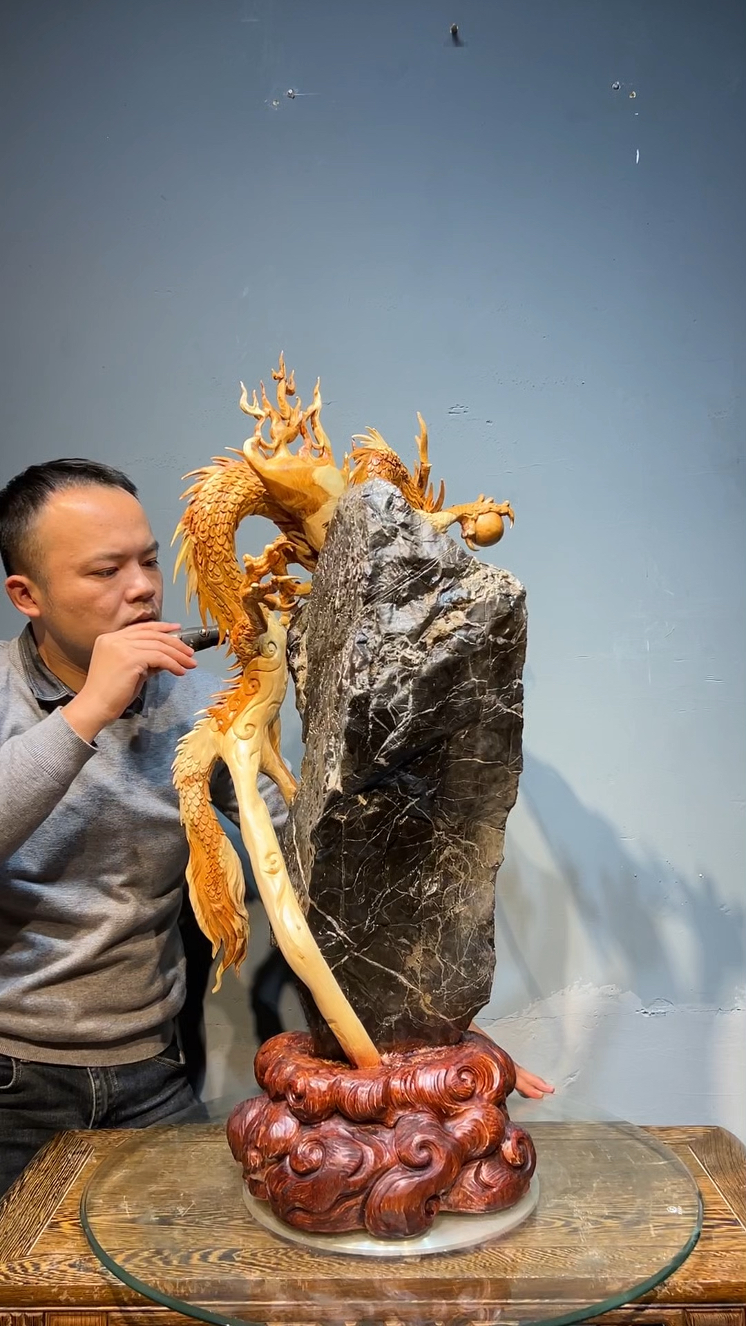 设计雕刻了两个月时间的作品,能换你一个吗?一起欣赏根雕艺术品