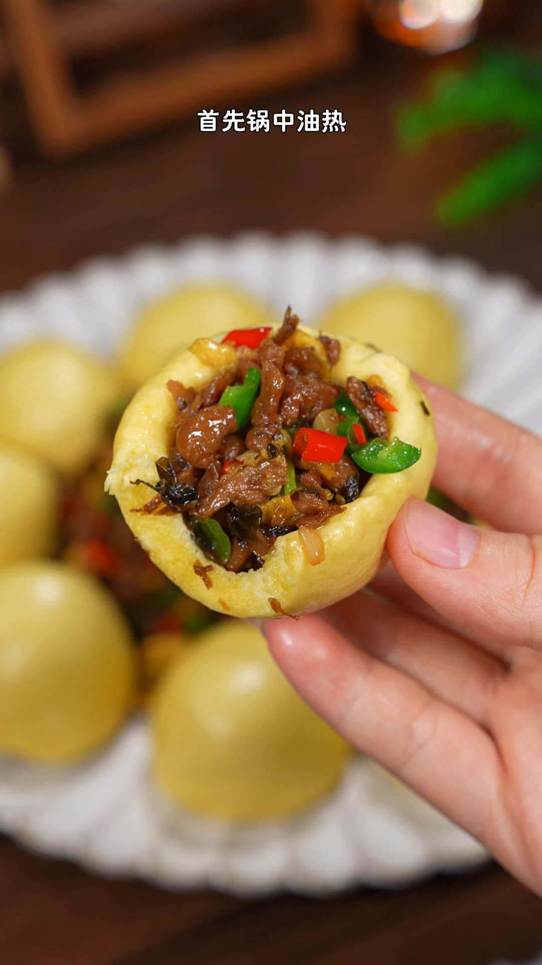 以后家里没有好菜的时候,你就像我这样做个外婆菜搭配上窝窝头