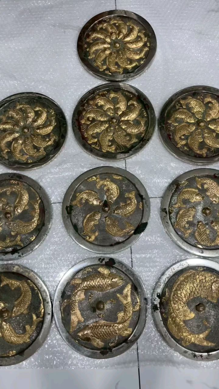 青铜鎏金鱼镜一套