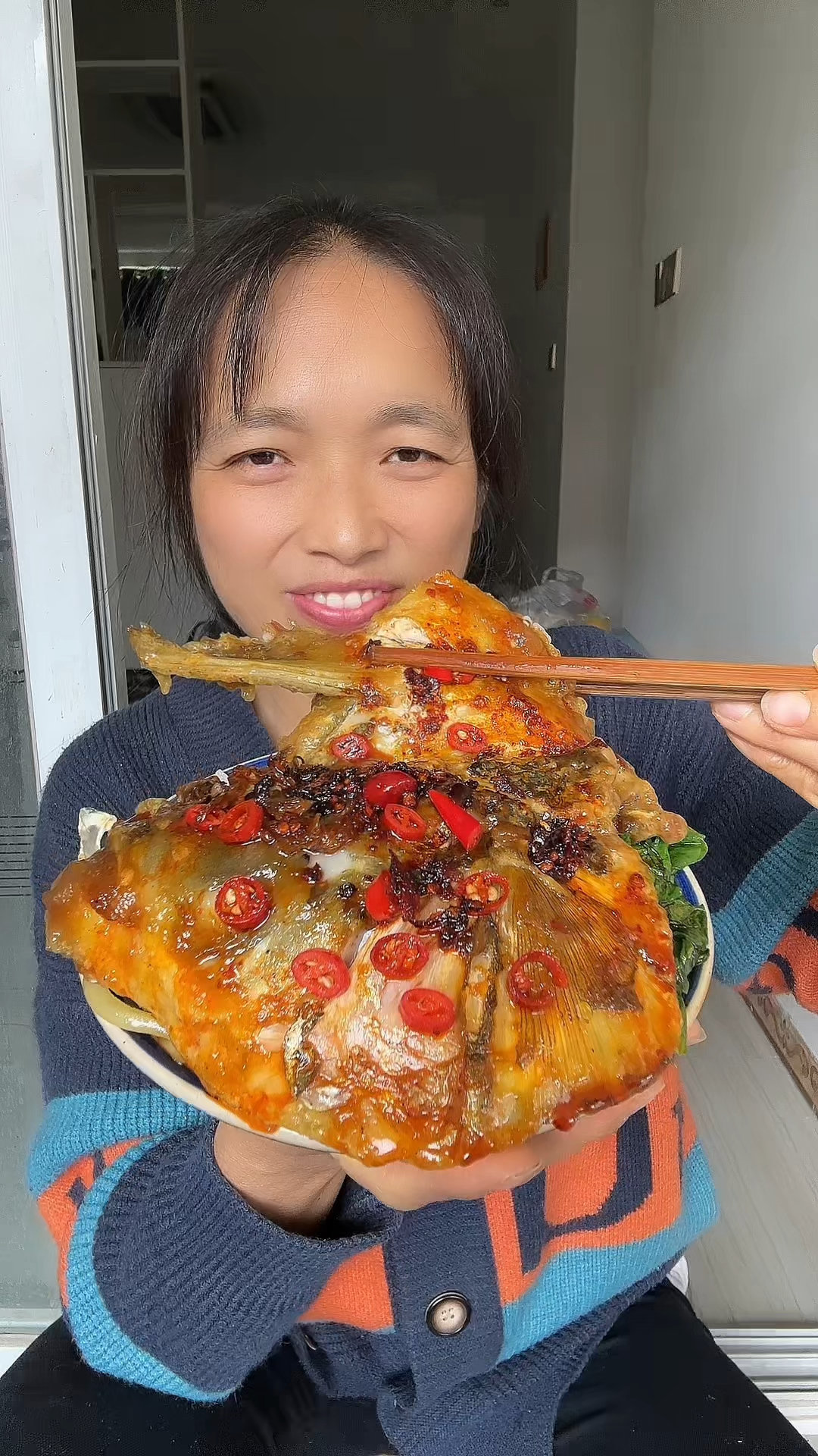 今天吃麻辣鱼头,好大的鱼
