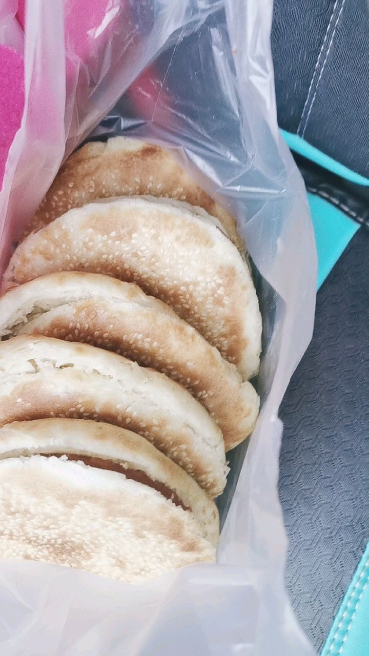 美味的烧饼夹肠!