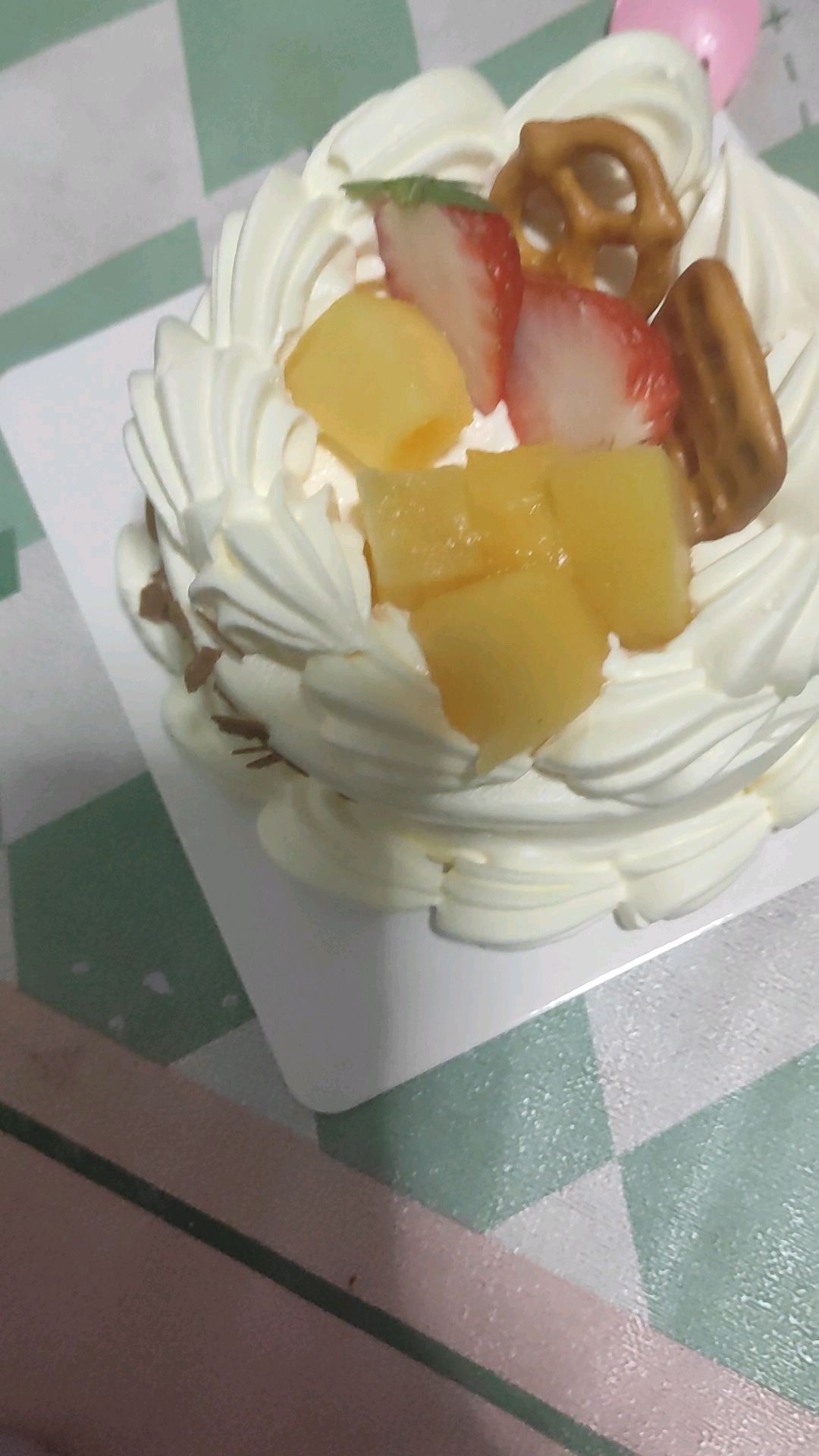 4寸蛋糕,奶油有点多