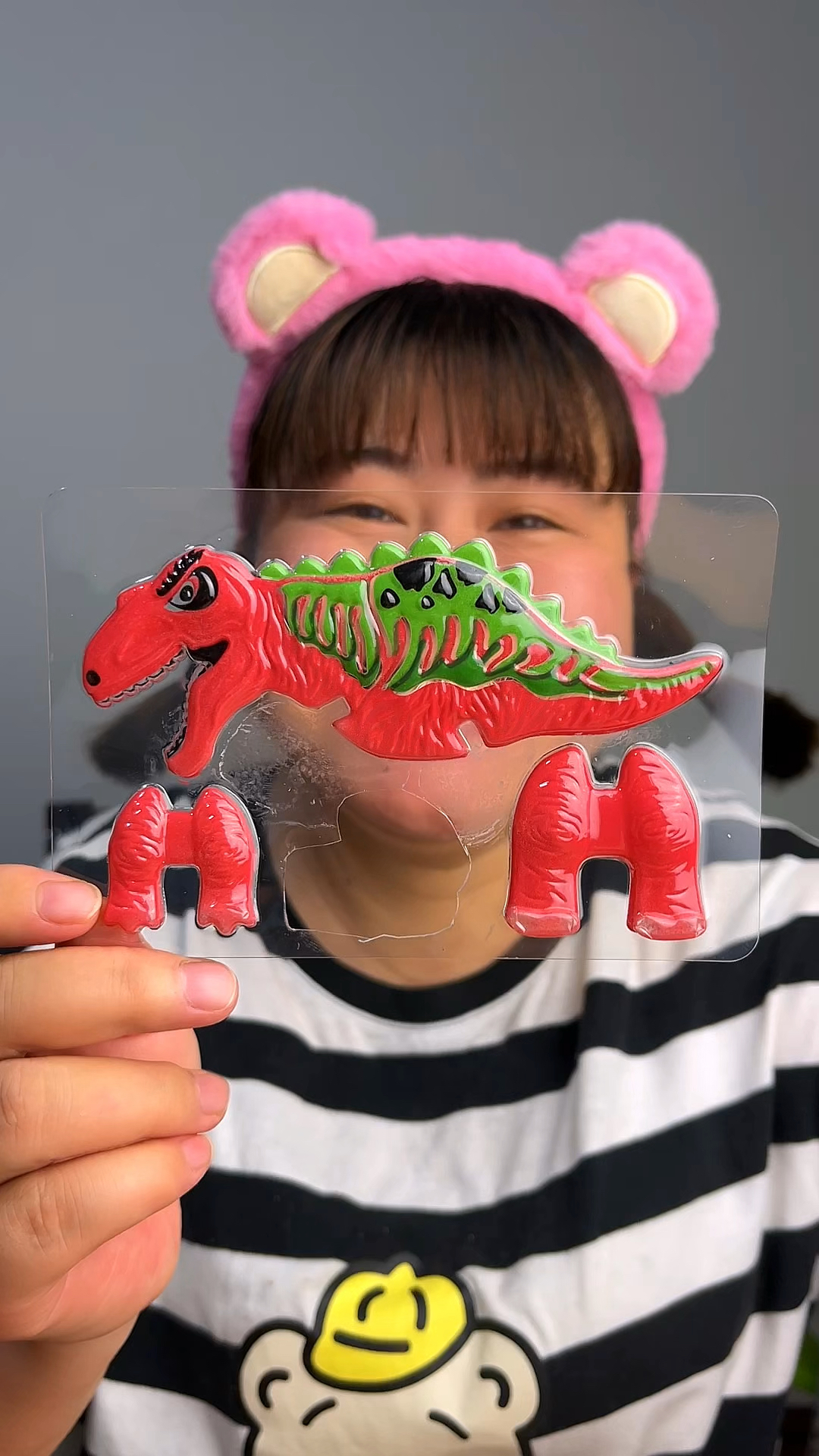 红色大暴龙巧克力手工diy