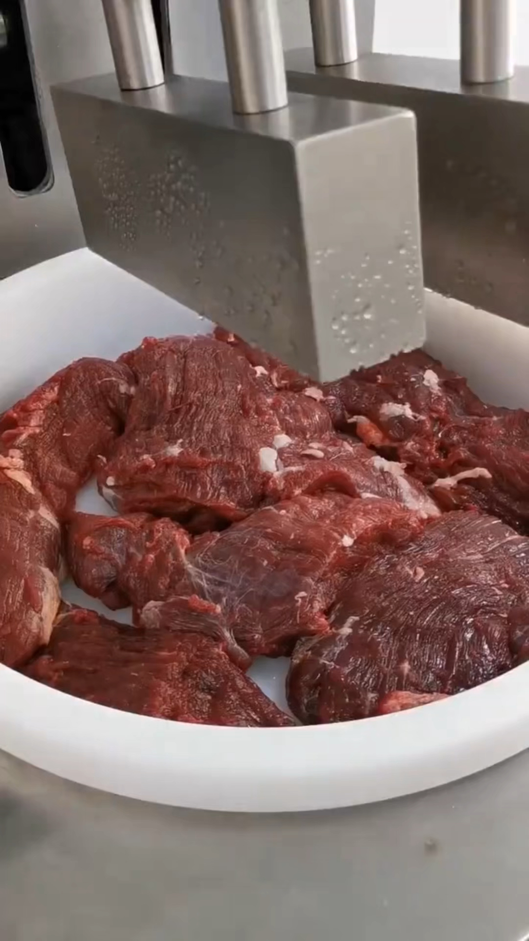 才知道!手工牛肉丸的制作过程原来完全不需要手工～