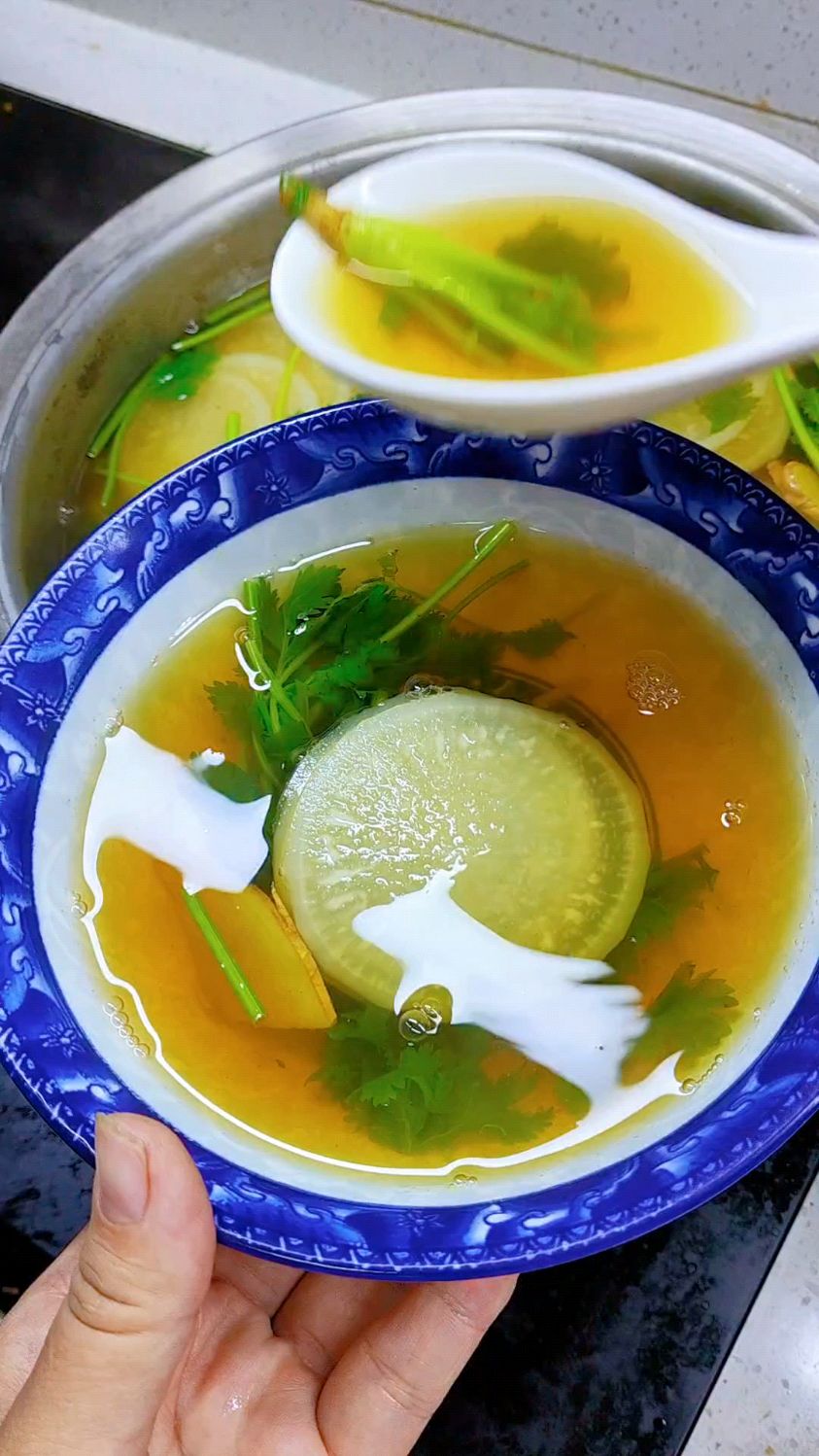 白萝卜香菜汤#美食 #白萝卜橘子皮汤#美食#白萝卜