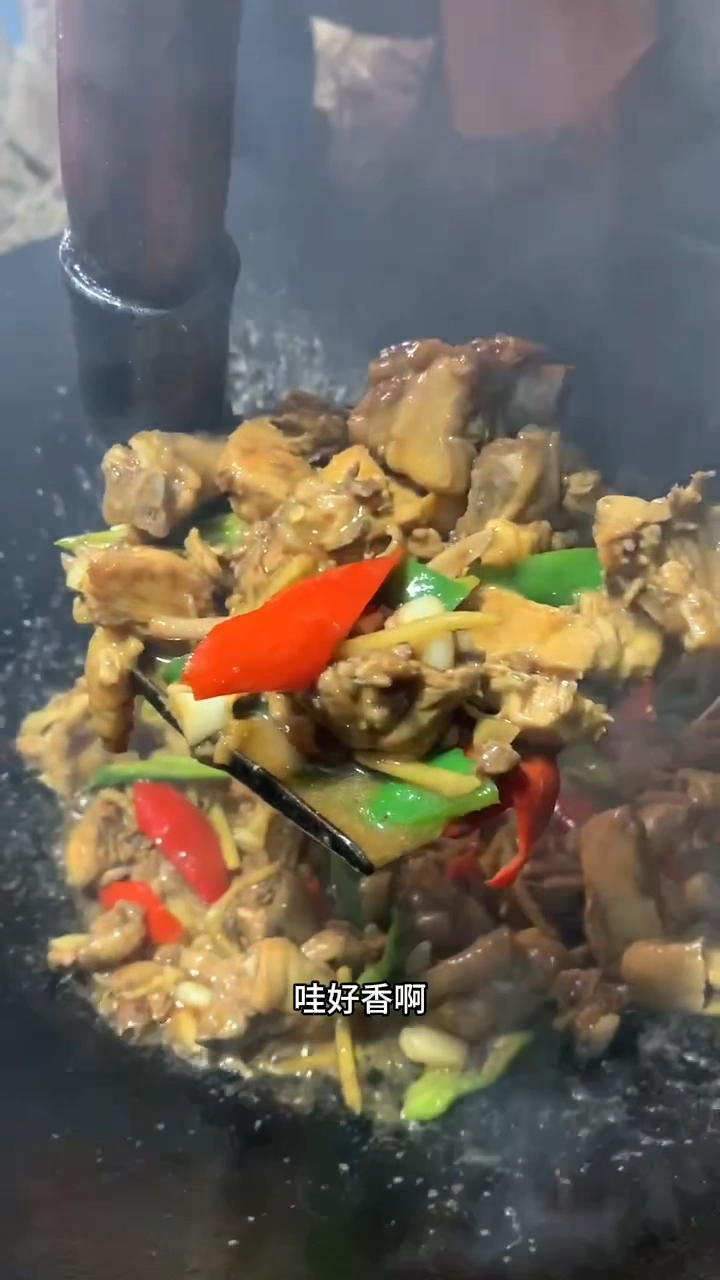 以后你要是想吃鸡肉,你就和我这样做个青椒辣子鸡简单好吃又下饭