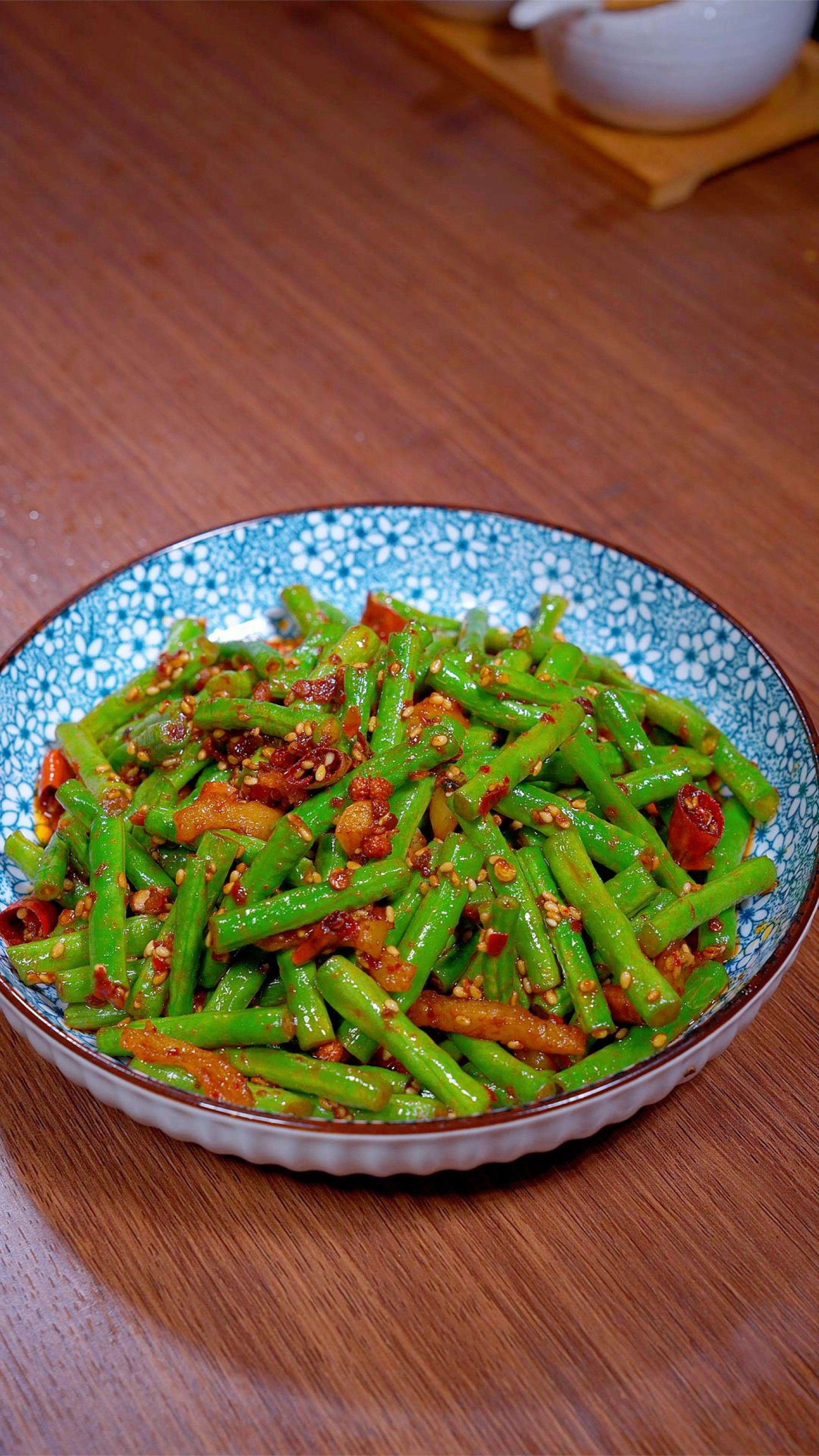 炒豆角,切记不要焯水和直接下锅炒,教你一招,脆嫩入味特下饭