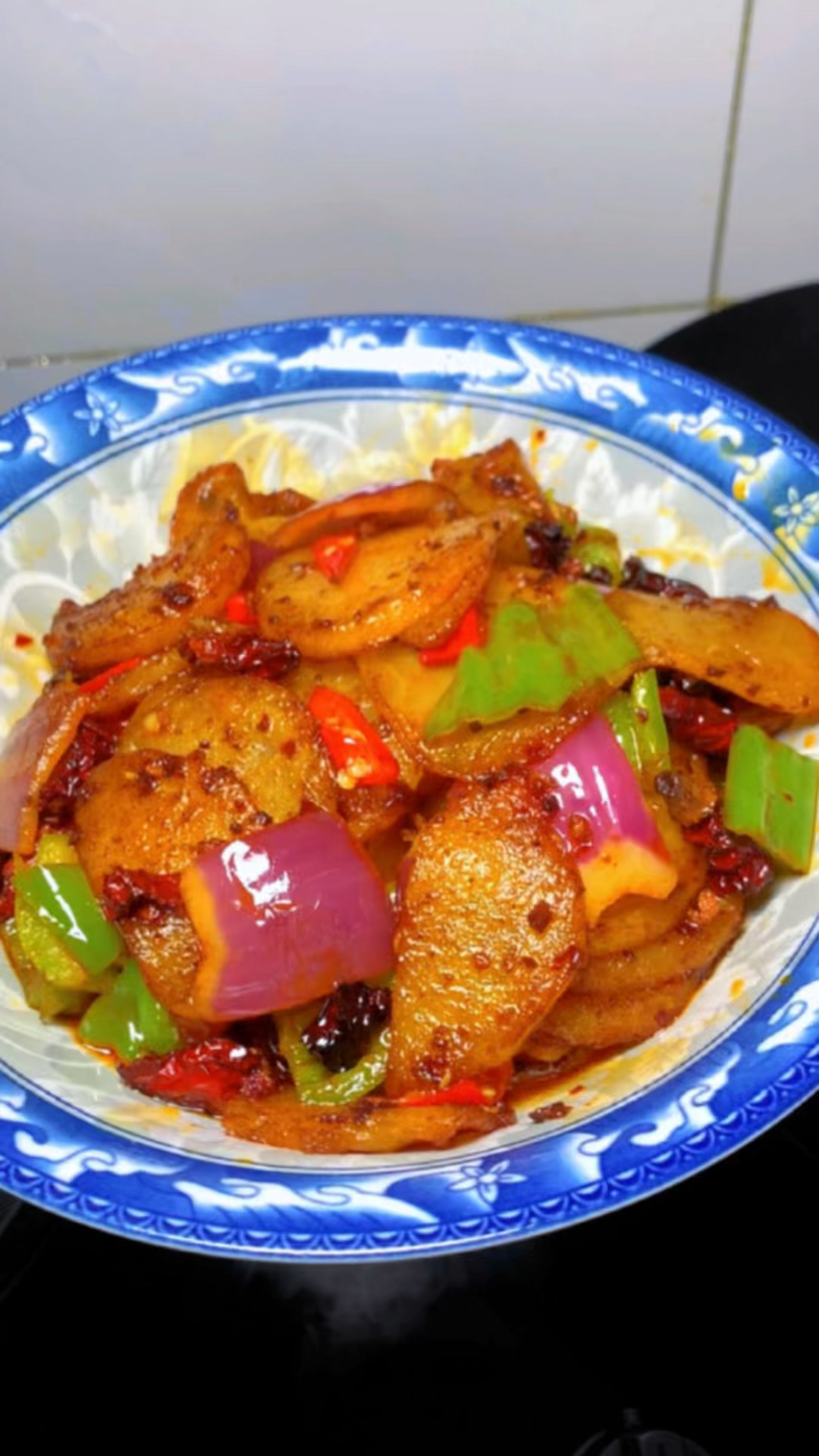 教你重庆特色菜“干锅土豆片”香辣下饭,好吃得停不下来,香