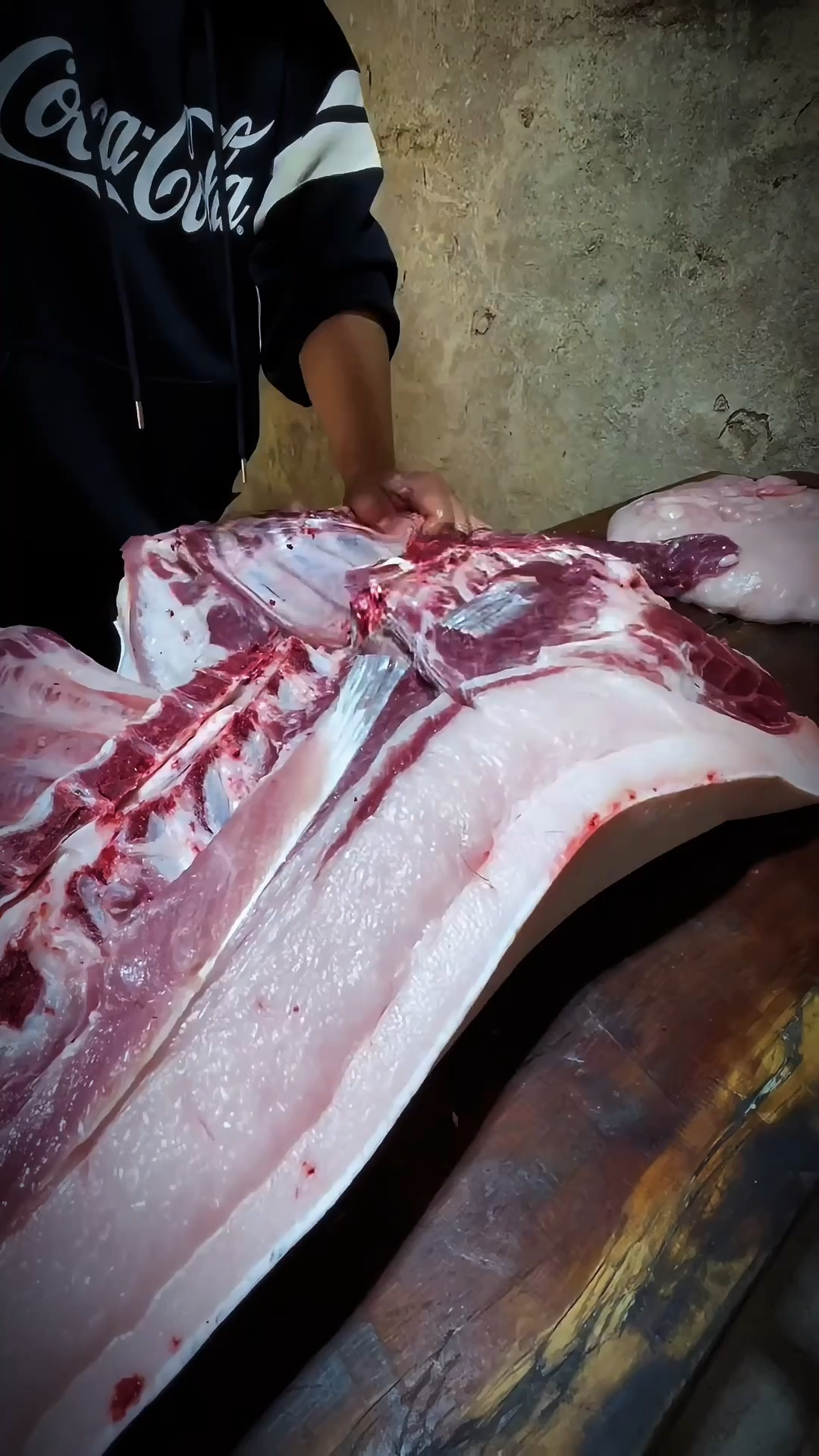 买猪肉怎样挑选好猪肉呢?#黑猪 #黑猪肉 #土猪肉