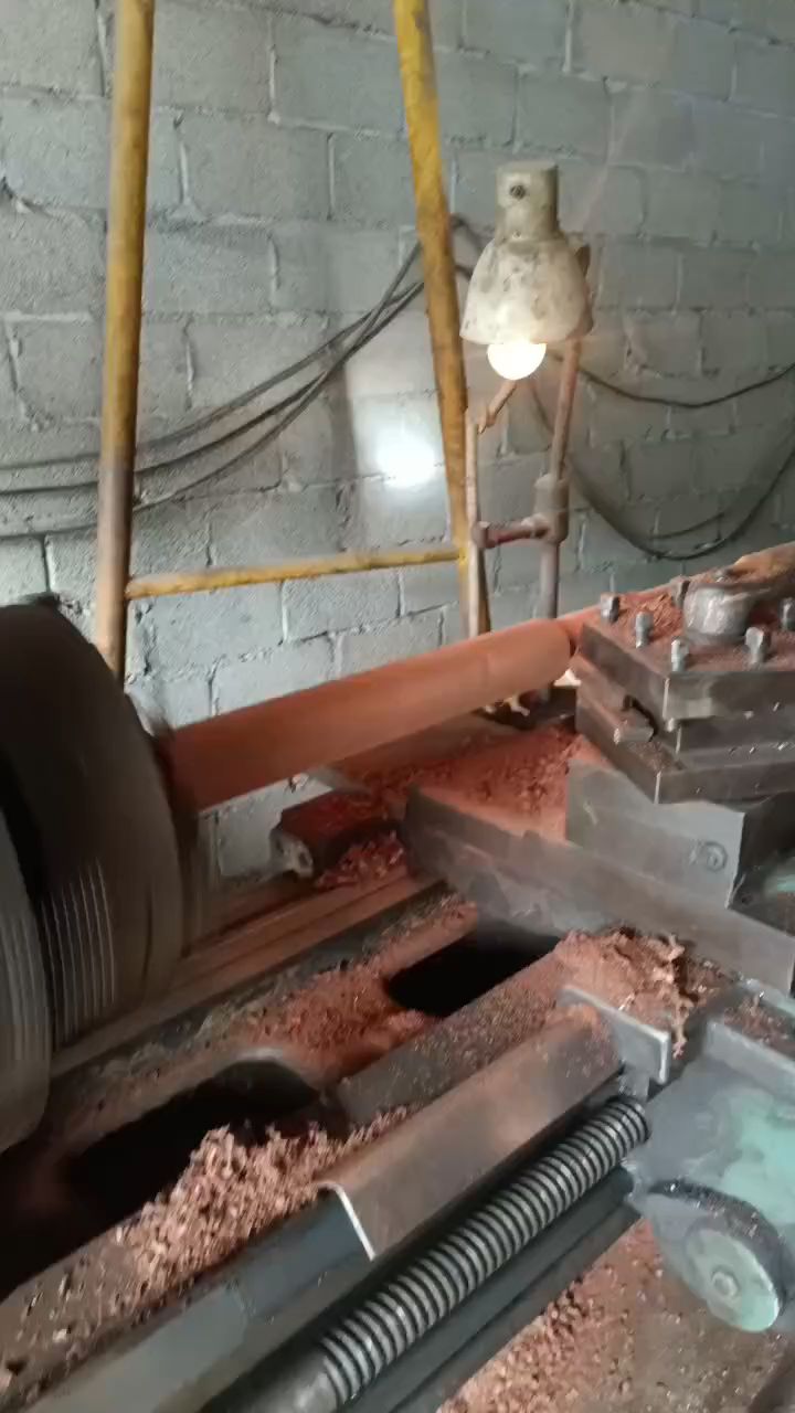 做手工糍粑用的工具:舂棍