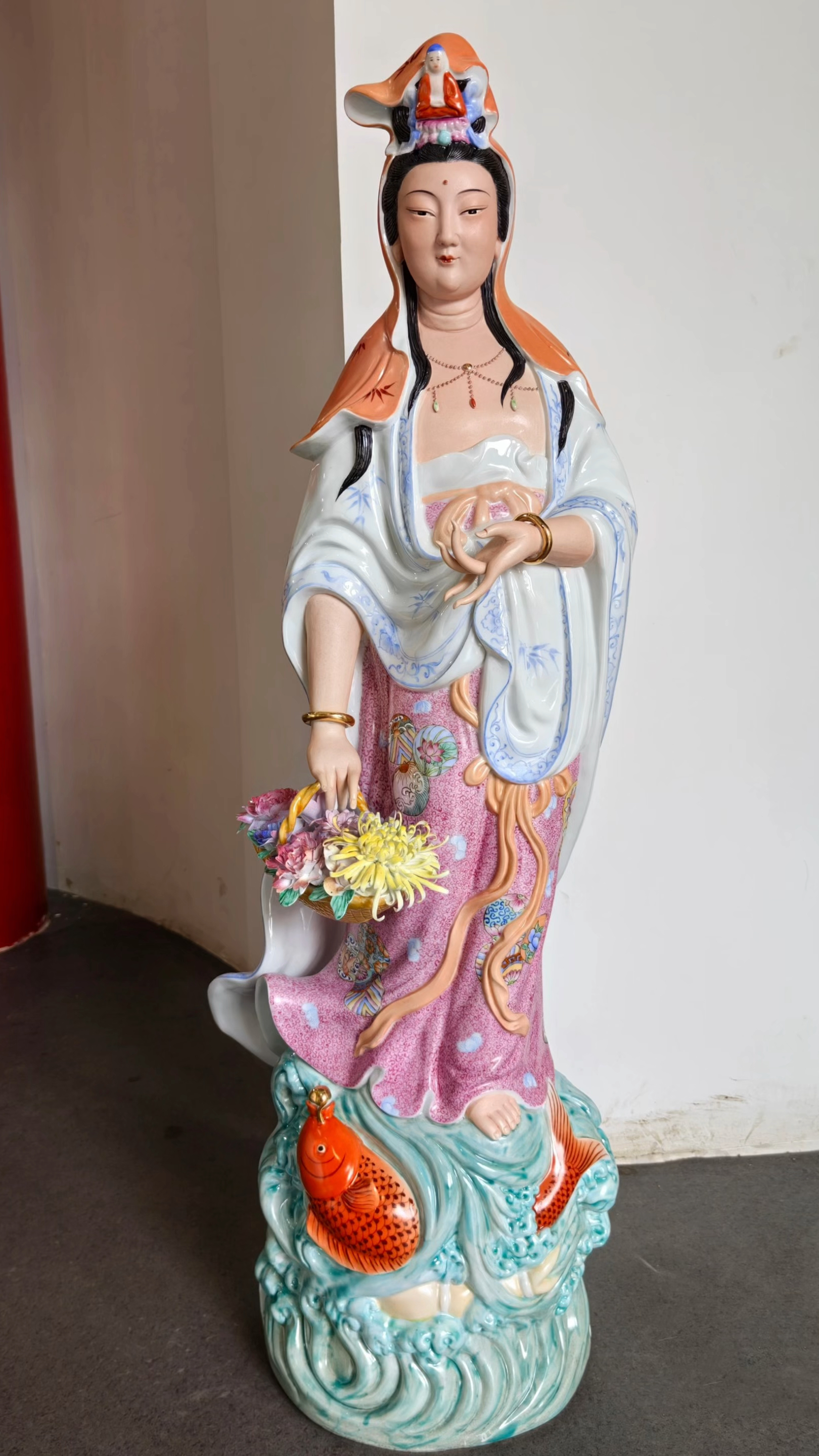精品鱼篮观音菩萨尊像,景德镇手工陶瓷粉彩雕塑摆件,高度75厘米