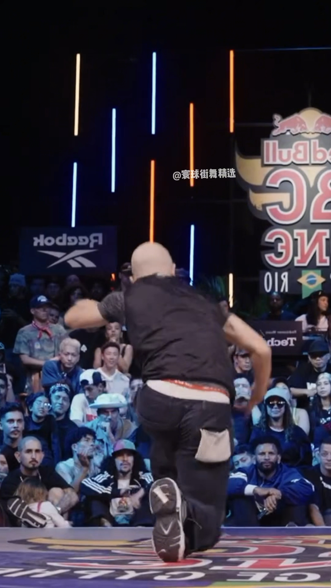 看这个光头佬跳舞,让我想起了那句话——光头强也有春天～