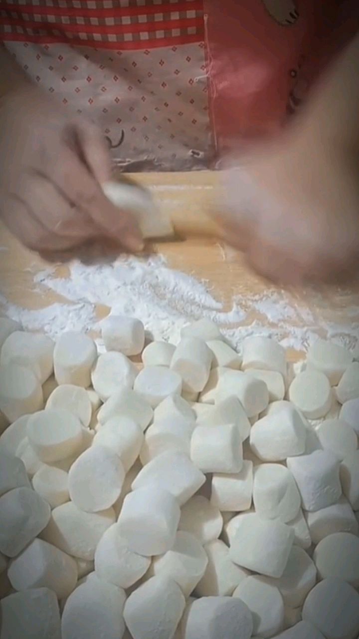 一看就会的饺子皮做法