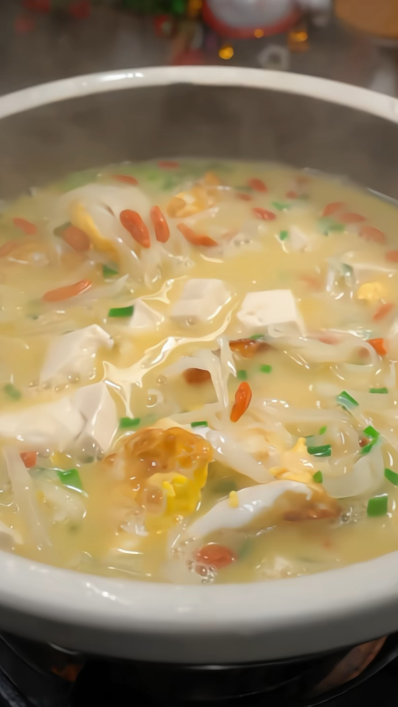 想要孩子吃鱼又怕卡刺的,一定要去试试这个鲫鱼豆腐汤～汤鲜味美