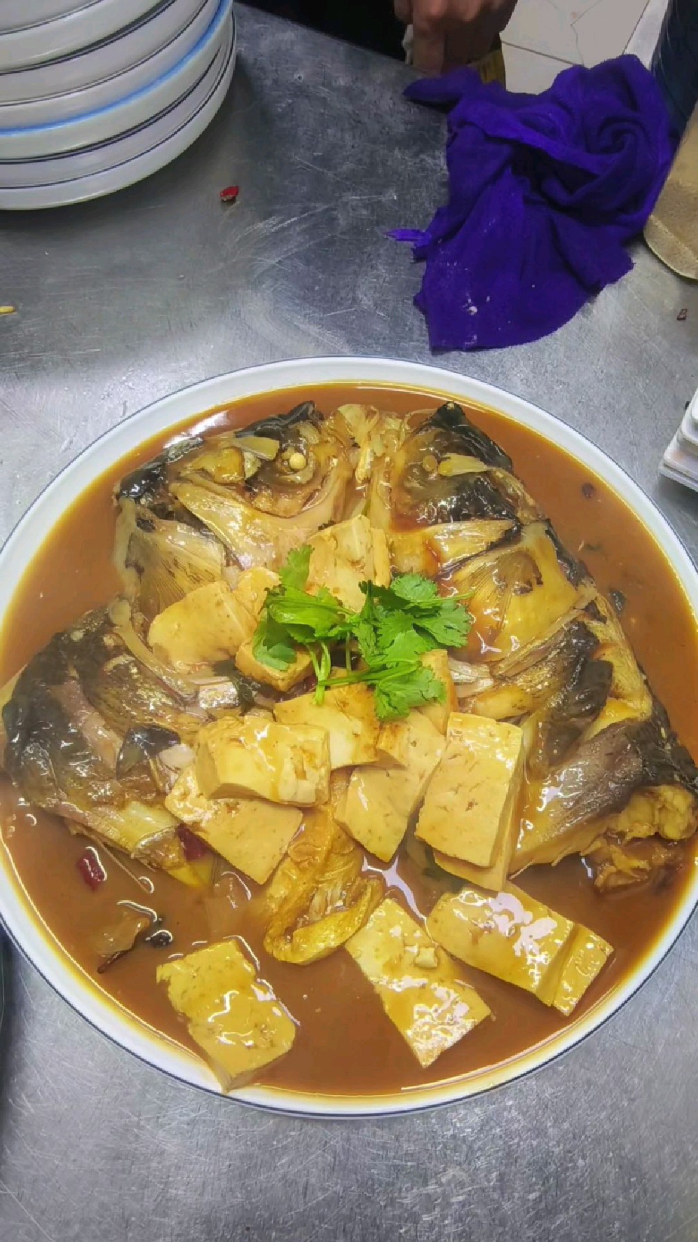 嗷嗷好吃的鱼头炖豆腐