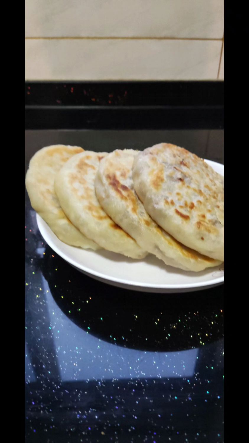 美味白菜粉条馅饼