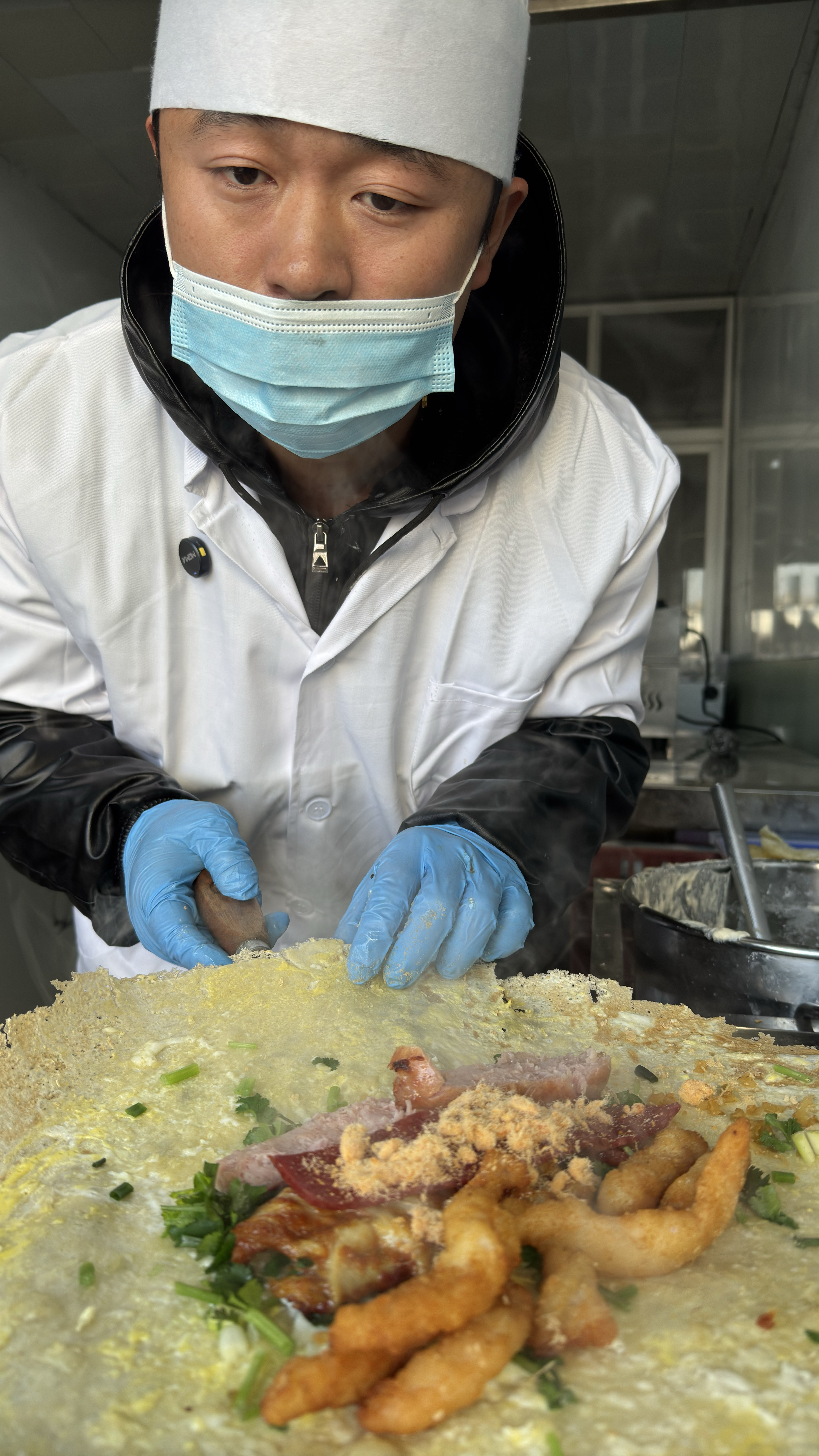崇明建设镇探飘逸哥煎饼店,招牌火龙果煎饼口味独特香气十足!