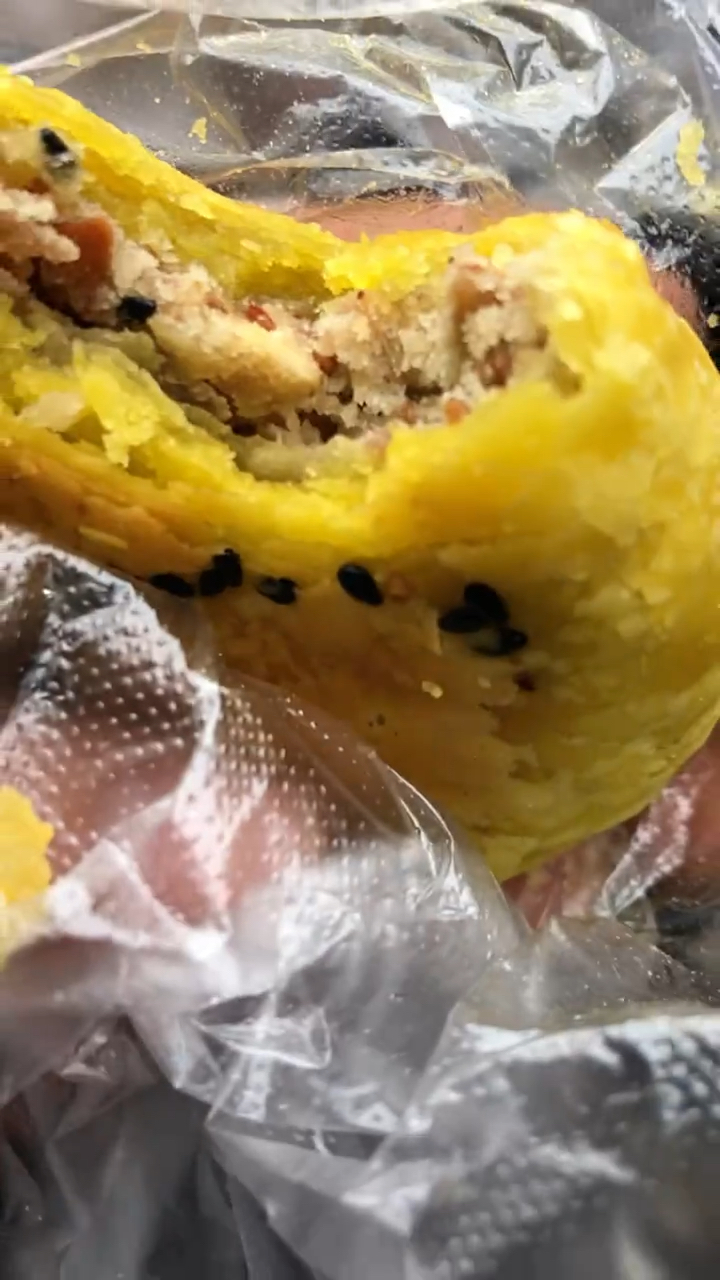 在岷县逛早市感受烟火气,再尝尝岷县点心,有猪油的和清油的
