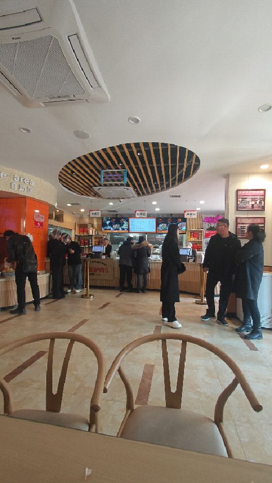 保定华电附近的闫家驴肉火烧,最好吃的驴肉火烧