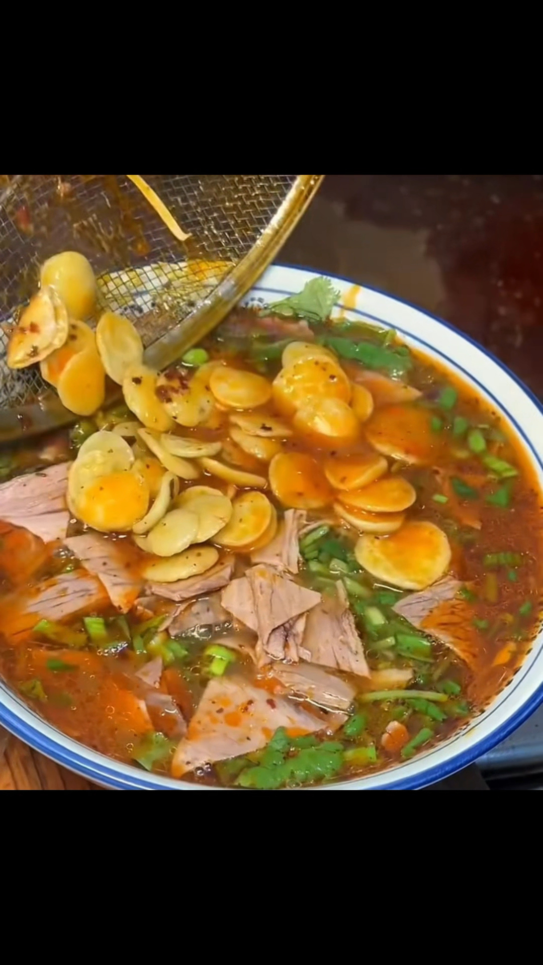 这么冷的天,来上一碗牛肉汤,酣畅淋漓!