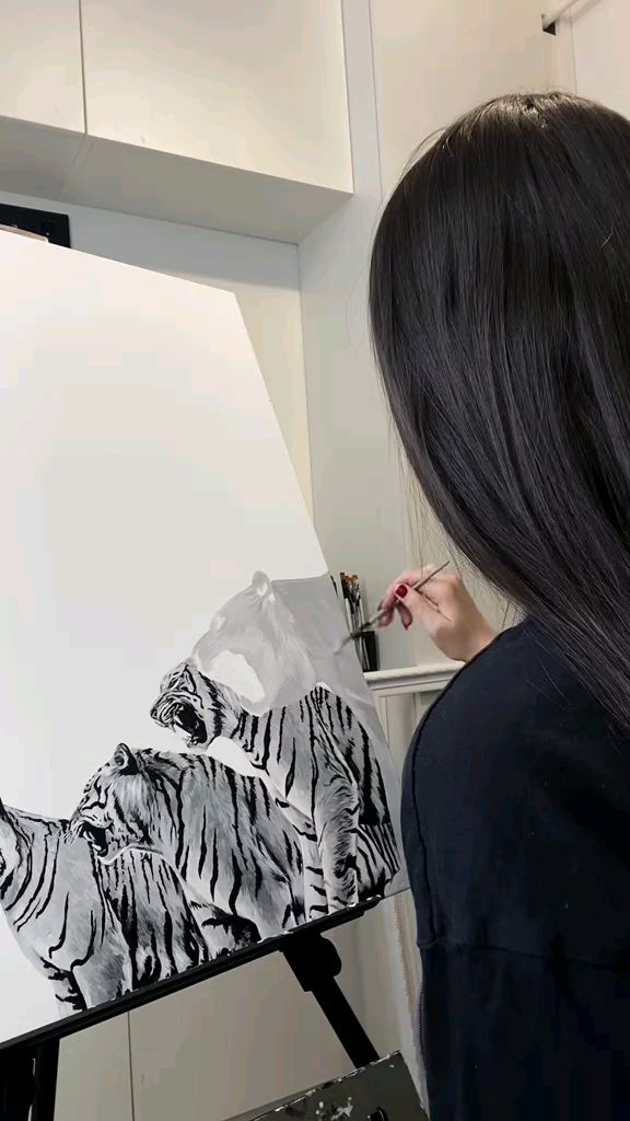 女艺术家笔下超写实的动物画