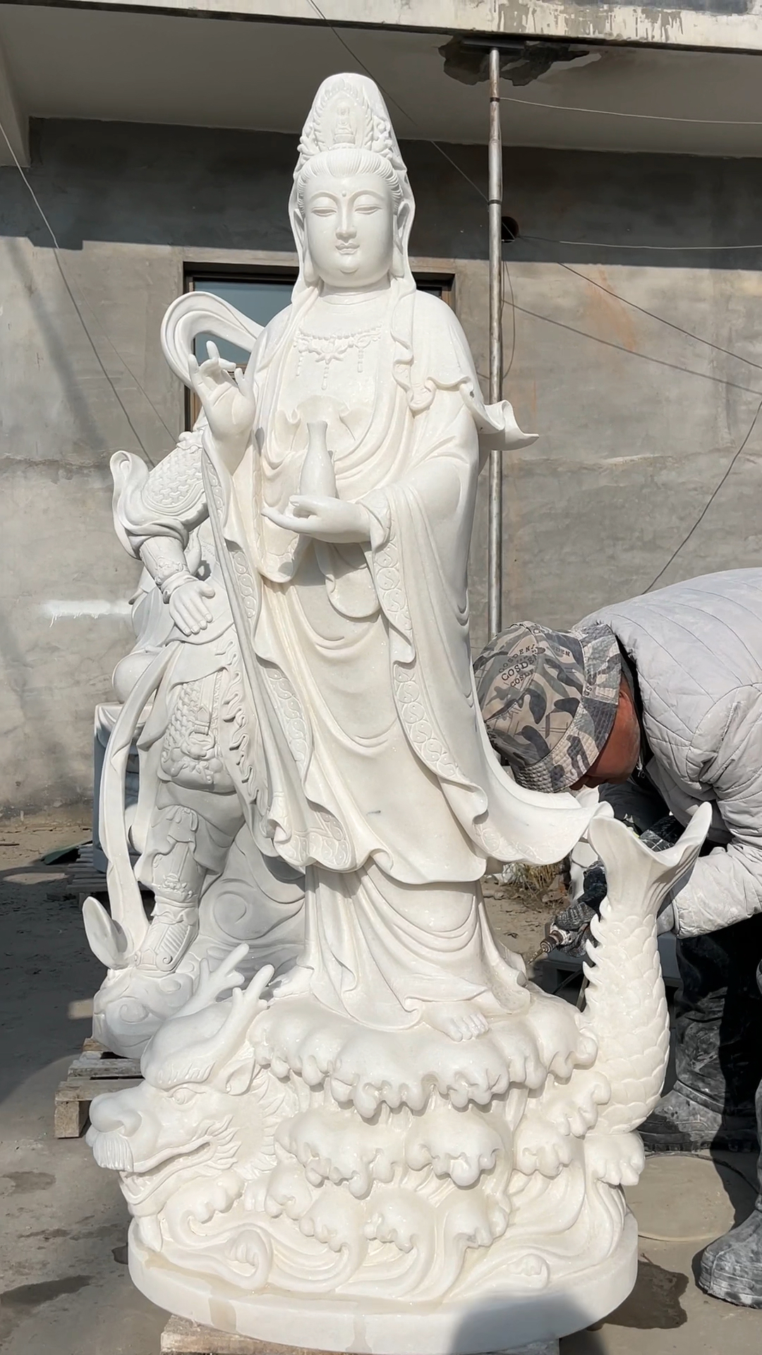 石雕鳌鱼观音菩萨