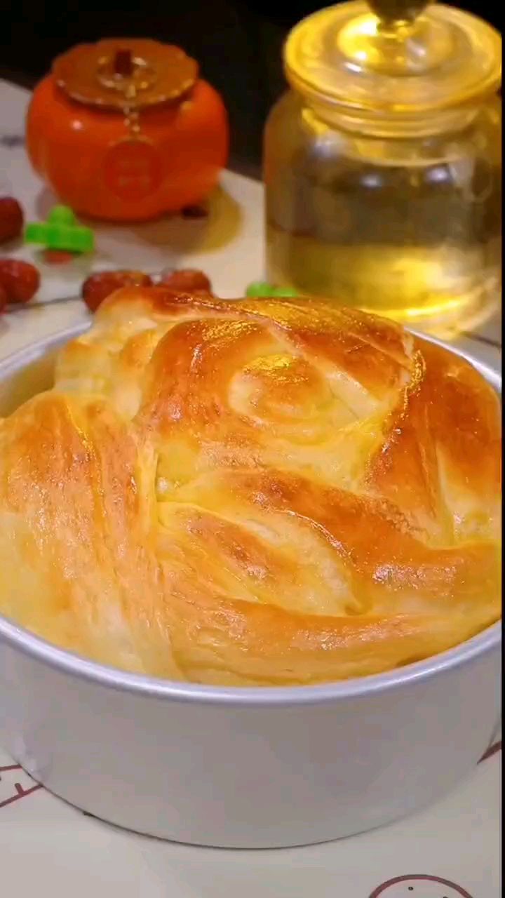 在家也能做手撕面包,不用烤箱不用厨师机,出锅松软还拉丝