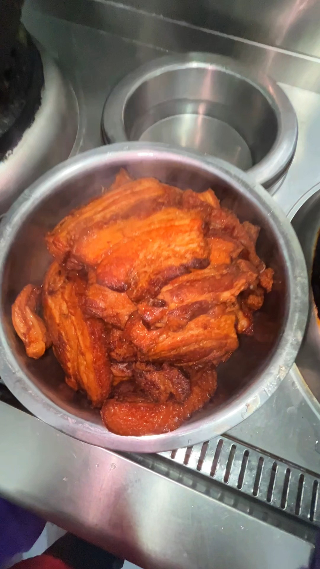 大同虎哥生日这天做的老大同扒肉条更棒!简直太完美了看咋样?