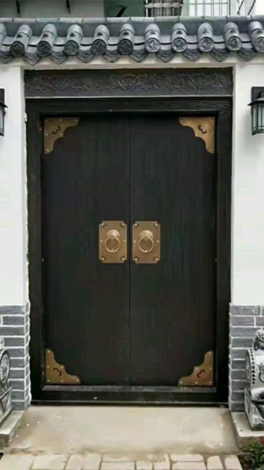 中式四合院自建房别墅大门的理想之选——徽派仿古实木庭院大门。