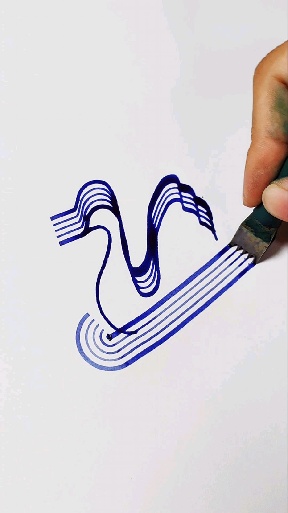 看看画了几只天鹅?