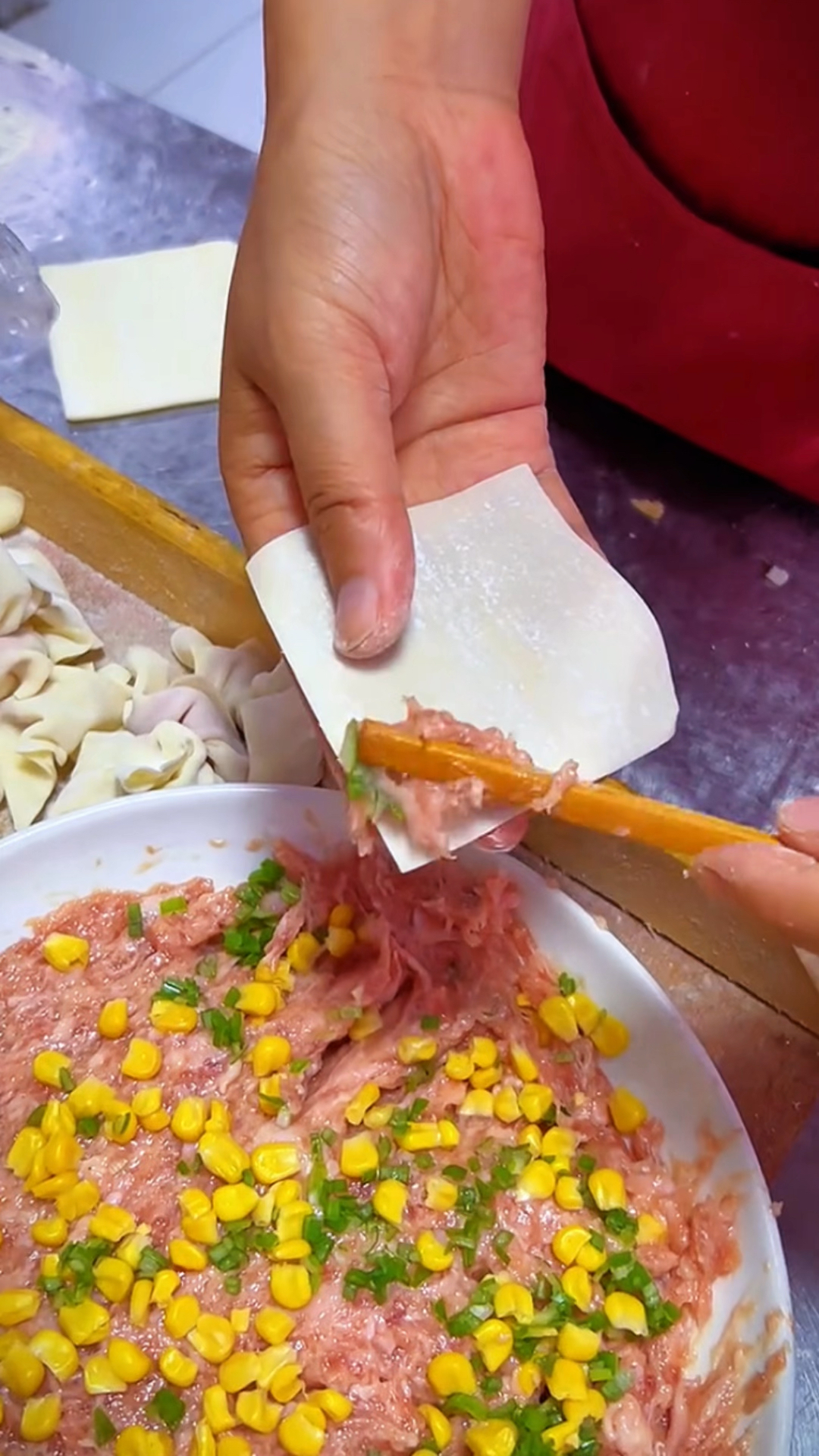 快速包馄饨的方法