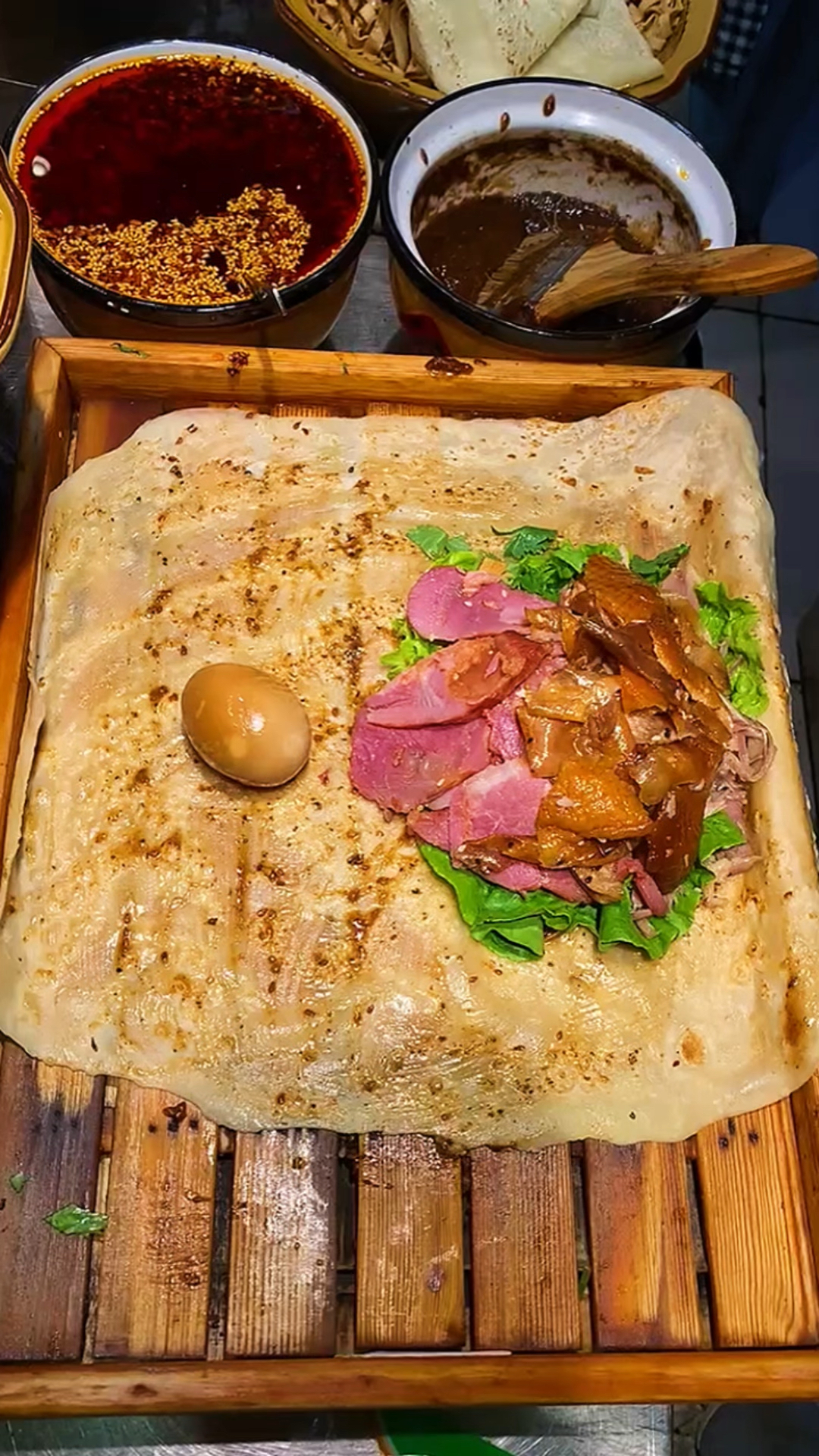 制作好吃美味的卤肉卷饼