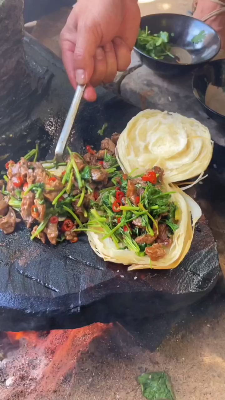 石头,牛肉,芹菜,肉夹馍