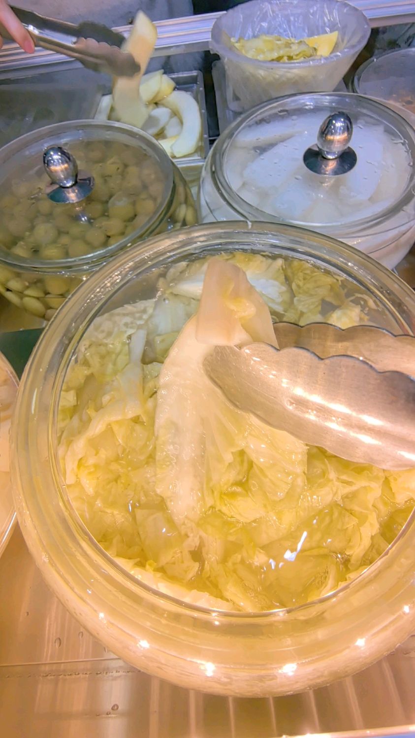 广西酸野包菜酸嘢怎么做好吃?酸益点老板告诉你选菜很关键