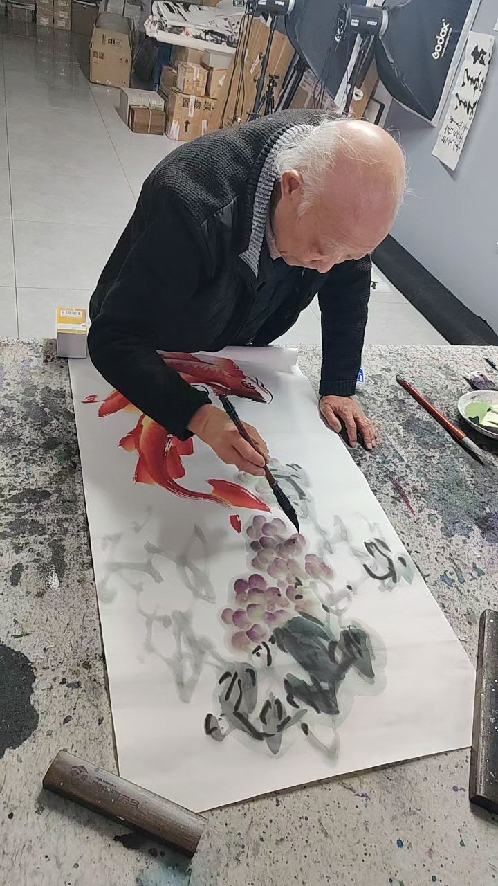 中国画葡萄名家,崔培鲁在我的鱼上布景题款!