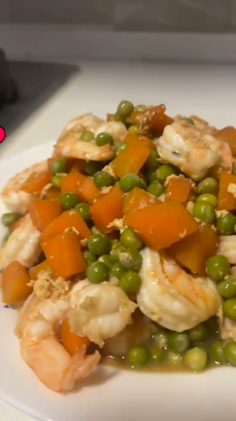 一口鲜掉眉毛!胡萝卜豌豆虾仁