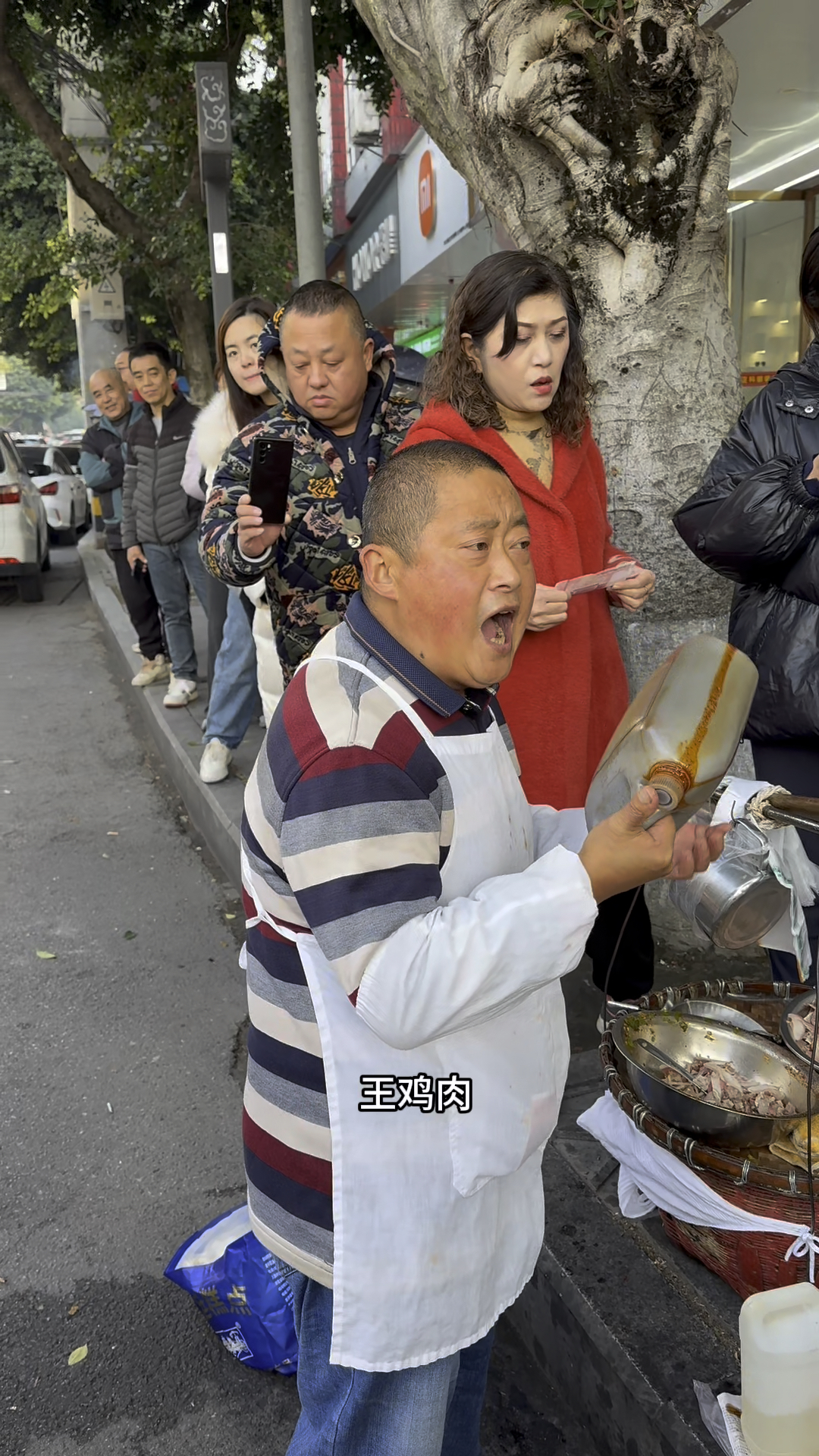 成都王鸡肉卖的凉拌猪耳朵60块钱一斤,别的地方卖70多一斤