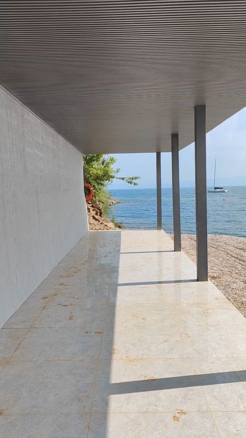 抚仙湖明星鱼洞,不告诉你你分得清这是湖还是海?