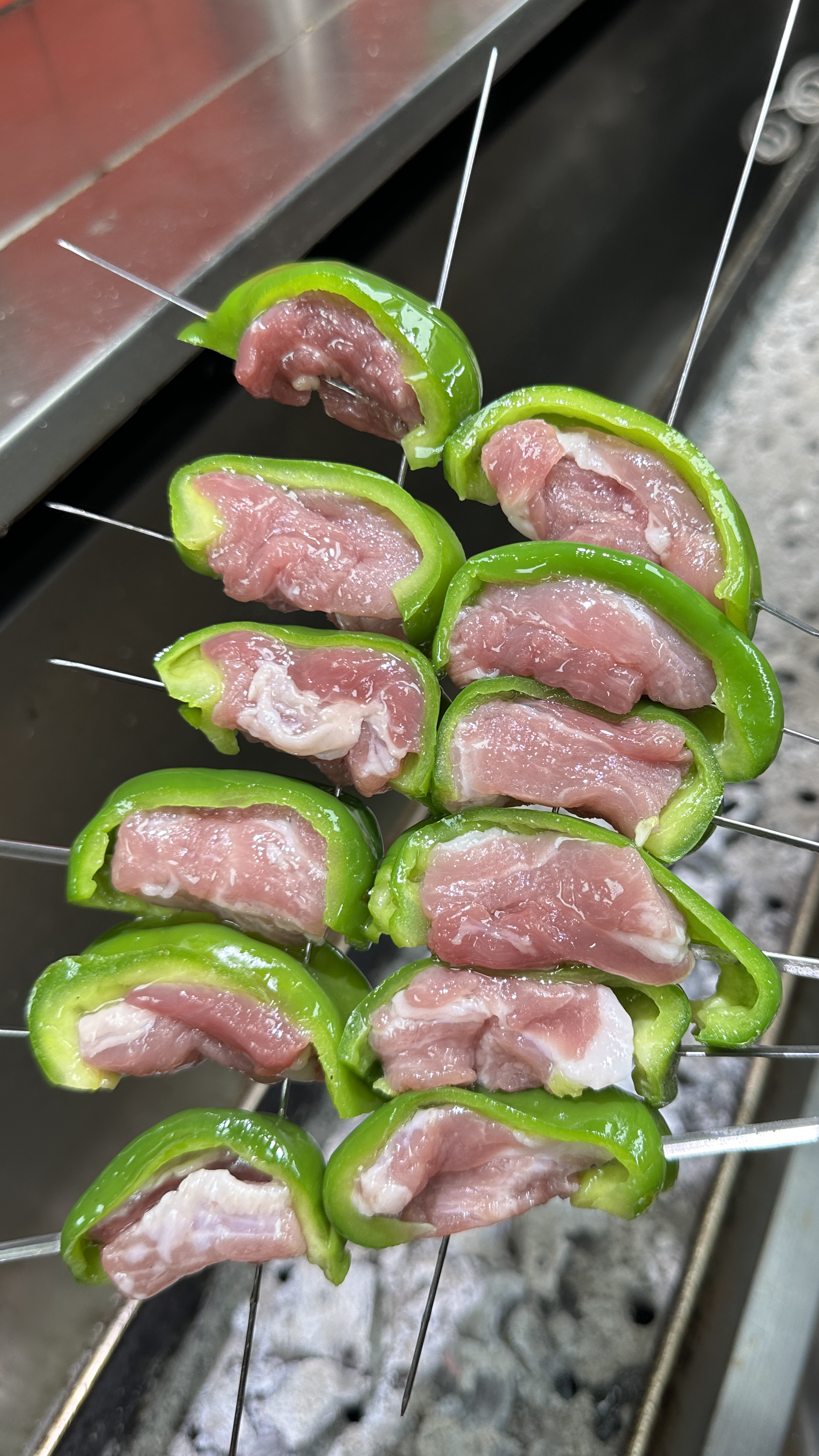 烧烤店的特色翡翠青椒梅肉