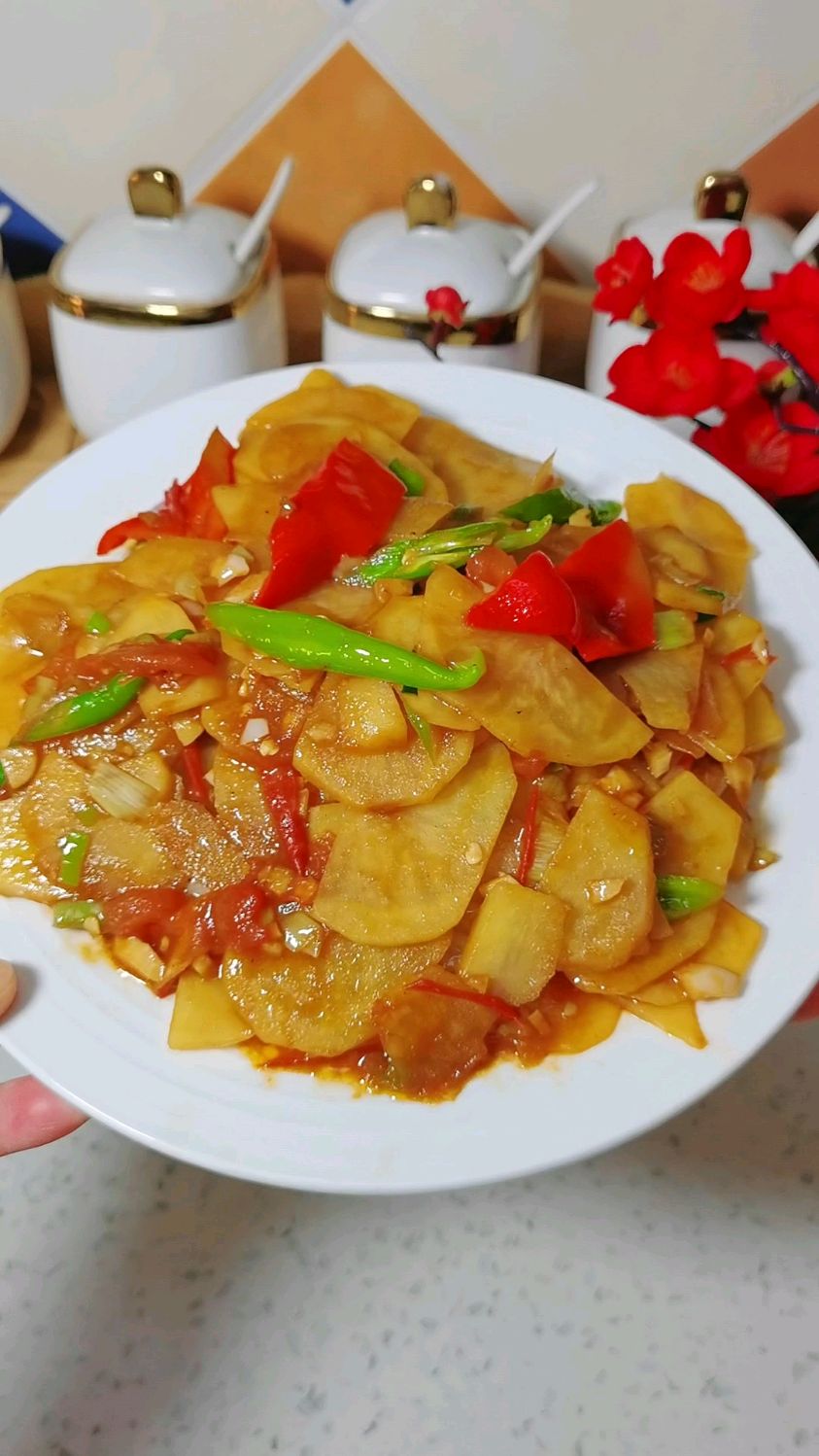 经典家常菜西红柿炒土豆片 做法简单又好吃